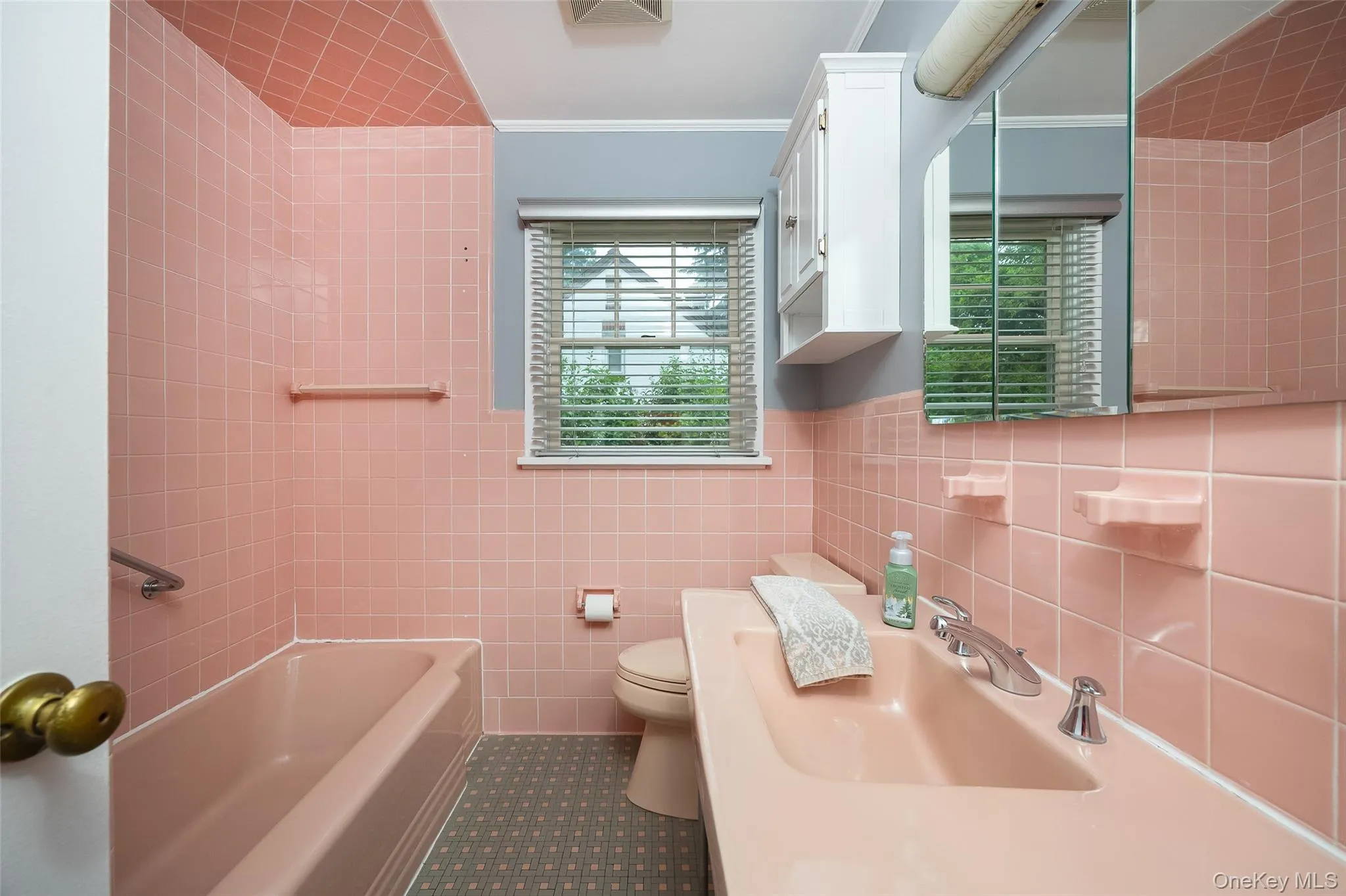 46 Barnard Avenue, Poughkeepsie, NY, 3 Bedrooms Bedrooms, 10 Rooms Rooms,3 BathroomsBathrooms,Residential Lease,For Rent,Barnard,0,1036533 46 Barnard Avenue, Poughkeepsie, NY, 3 Bedrooms Bedrooms, 10 Rooms Rooms,3 BathroomsBathrooms,Residential Lease,For Rent,Barnard,0,1036533
