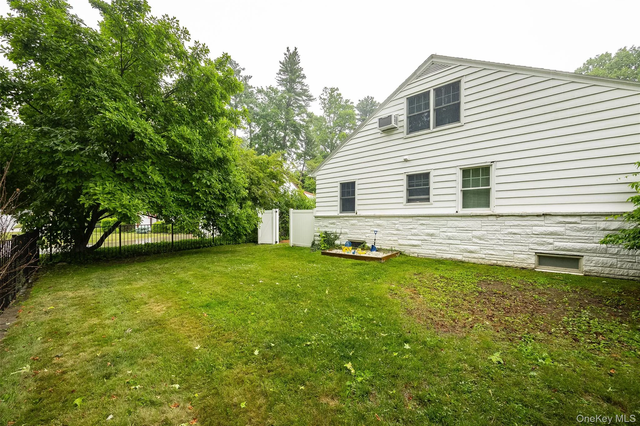 46 Barnard Avenue, Poughkeepsie, NY, 3 Bedrooms Bedrooms, 10 Rooms Rooms,3 BathroomsBathrooms,Residential Lease,For Rent,Barnard,0,1036533 46 Barnard Avenue, Poughkeepsie, NY, 3 Bedrooms Bedrooms, 10 Rooms Rooms,3 BathroomsBathrooms,Residential Lease,For Rent,Barnard,0,1036533