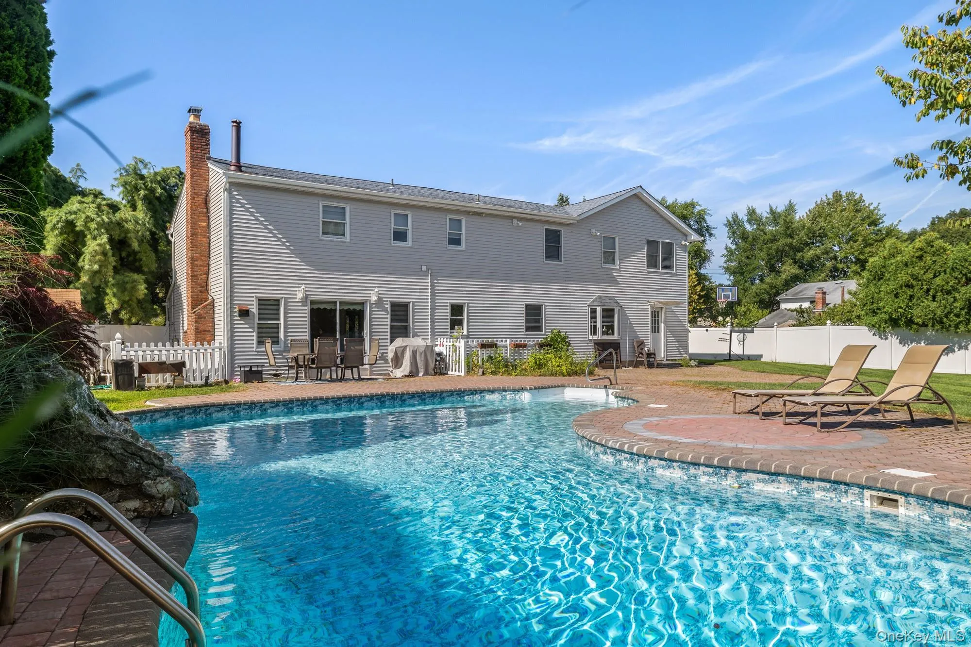 108 Burr Road, Huntington, NY, 5 Bedrooms Bedrooms, 9 Rooms Rooms,5 BathroomsBathrooms,Residential,For Rent,Burr,0,1036534 108 Burr Road, Huntington, NY, 5 Bedrooms Bedrooms, 9 Rooms Rooms,5 BathroomsBathrooms,Residential,For Rent,Burr,0,1036534