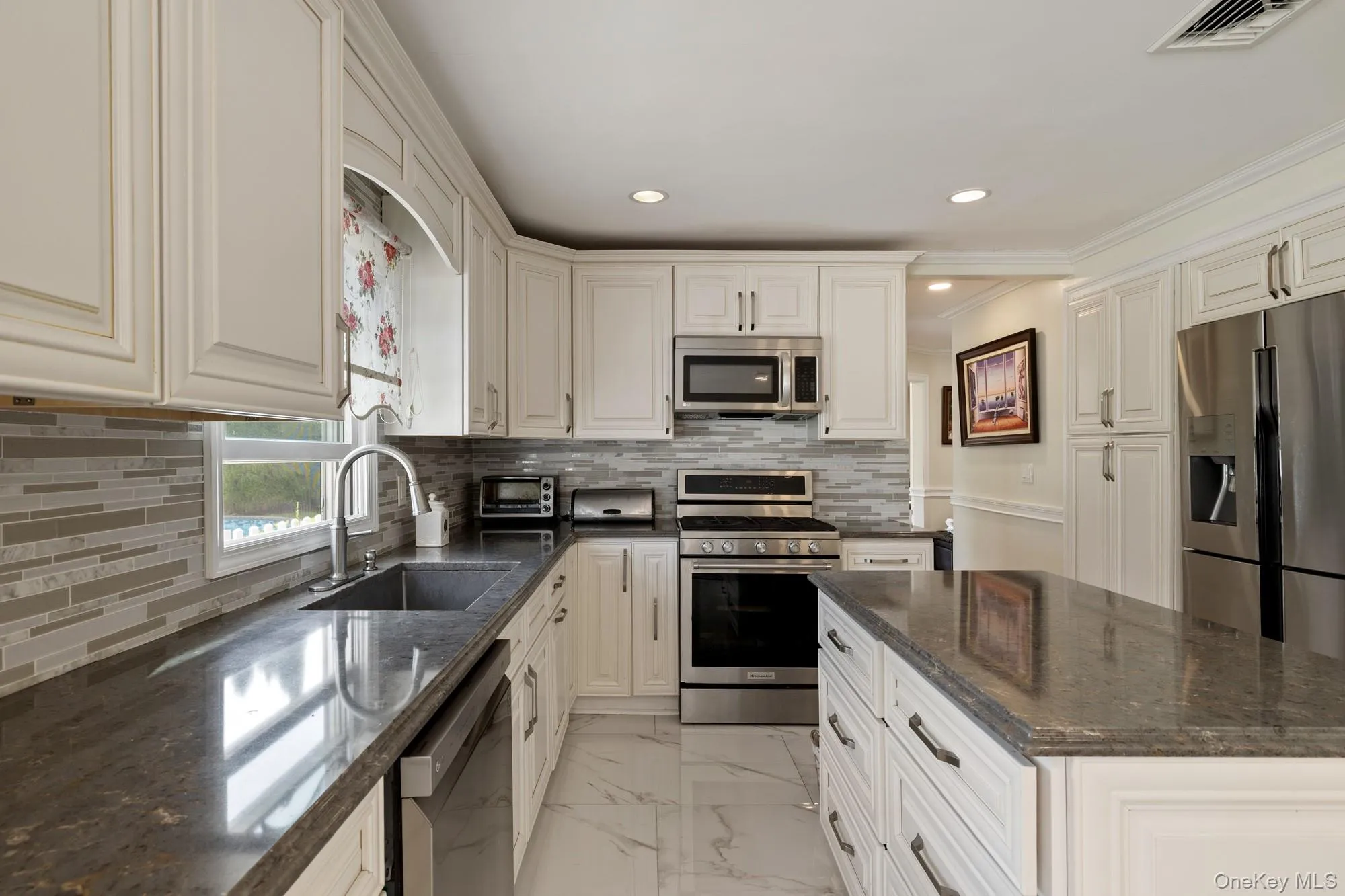 108 Burr Road, Huntington, NY, 5 Bedrooms Bedrooms, 9 Rooms Rooms,5 BathroomsBathrooms,Residential,For Rent,Burr,0,1036534 108 Burr Road, Huntington, NY, 5 Bedrooms Bedrooms, 9 Rooms Rooms,5 BathroomsBathrooms,Residential,For Rent,Burr,0,1036534