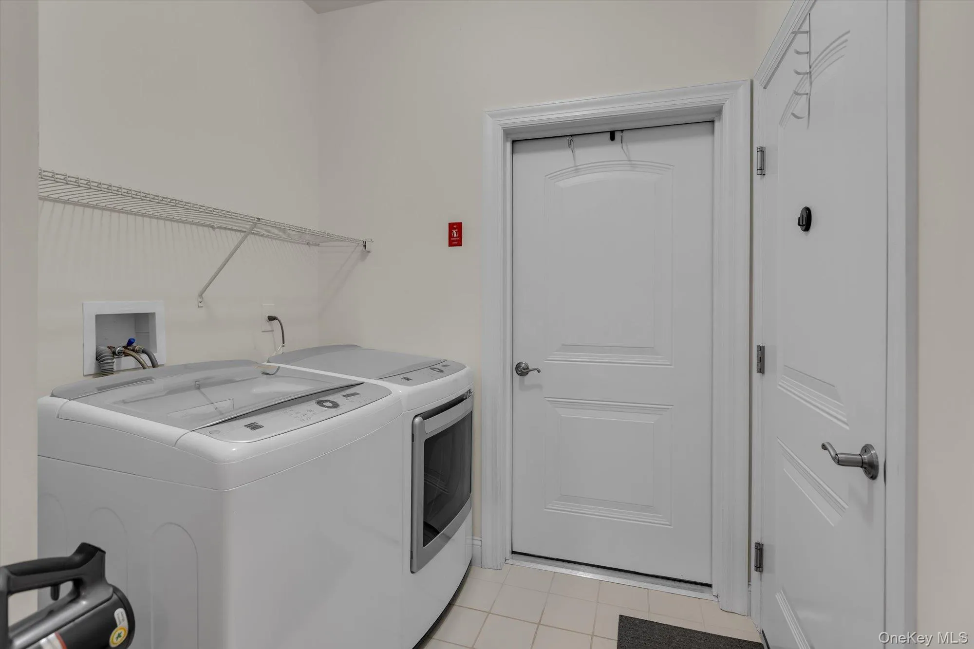 158 Stoneleigh Drive, Riverhead, NY, 2 Bedrooms Bedrooms, 5 Rooms Rooms,3 BathroomsBathrooms,Residential,For Rent,Stoneleigh,0,1036536 158 Stoneleigh Drive, Riverhead, NY, 2 Bedrooms Bedrooms, 5 Rooms Rooms,3 BathroomsBathrooms,Residential,For Rent,Stoneleigh,0,1036536