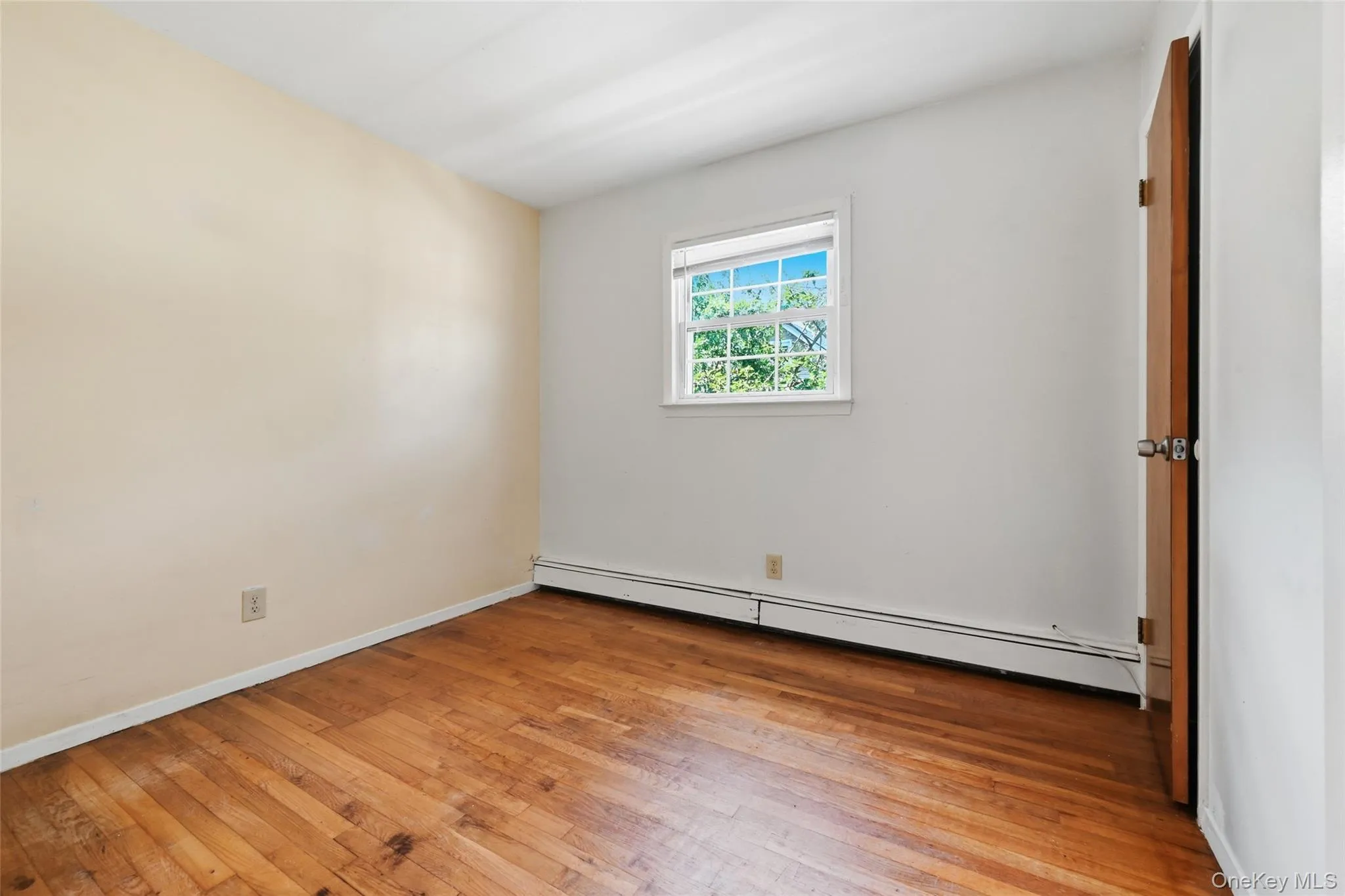 380 Sheridan Street, North Hempstead, NY, 5 Bedrooms Bedrooms, 10 Rooms Rooms,2 BathroomsBathrooms,Residential,For Rent,Sheridan,0,1036537 380 Sheridan Street, North Hempstead, NY, 5 Bedrooms Bedrooms, 10 Rooms Rooms,2 BathroomsBathrooms,Residential,For Rent,Sheridan,0,1036537