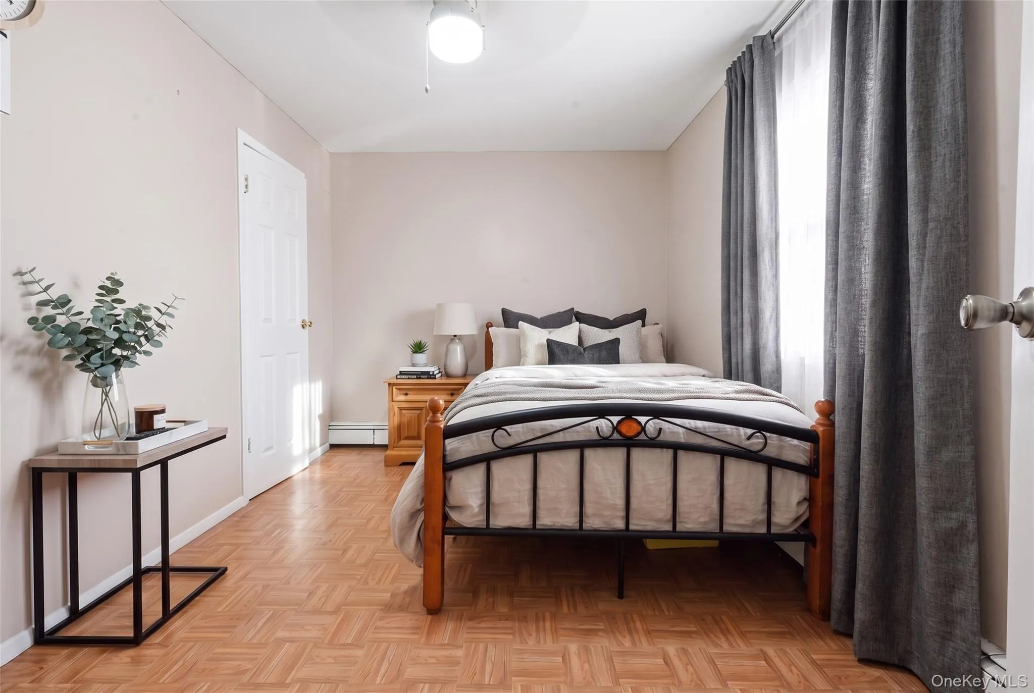380 Sheridan Street, North Hempstead, NY, 5 Bedrooms Bedrooms, 10 Rooms Rooms,2 BathroomsBathrooms,Residential,For Rent,Sheridan,0,1036537 380 Sheridan Street, North Hempstead, NY, 5 Bedrooms Bedrooms, 10 Rooms Rooms,2 BathroomsBathrooms,Residential,For Rent,Sheridan,0,1036537