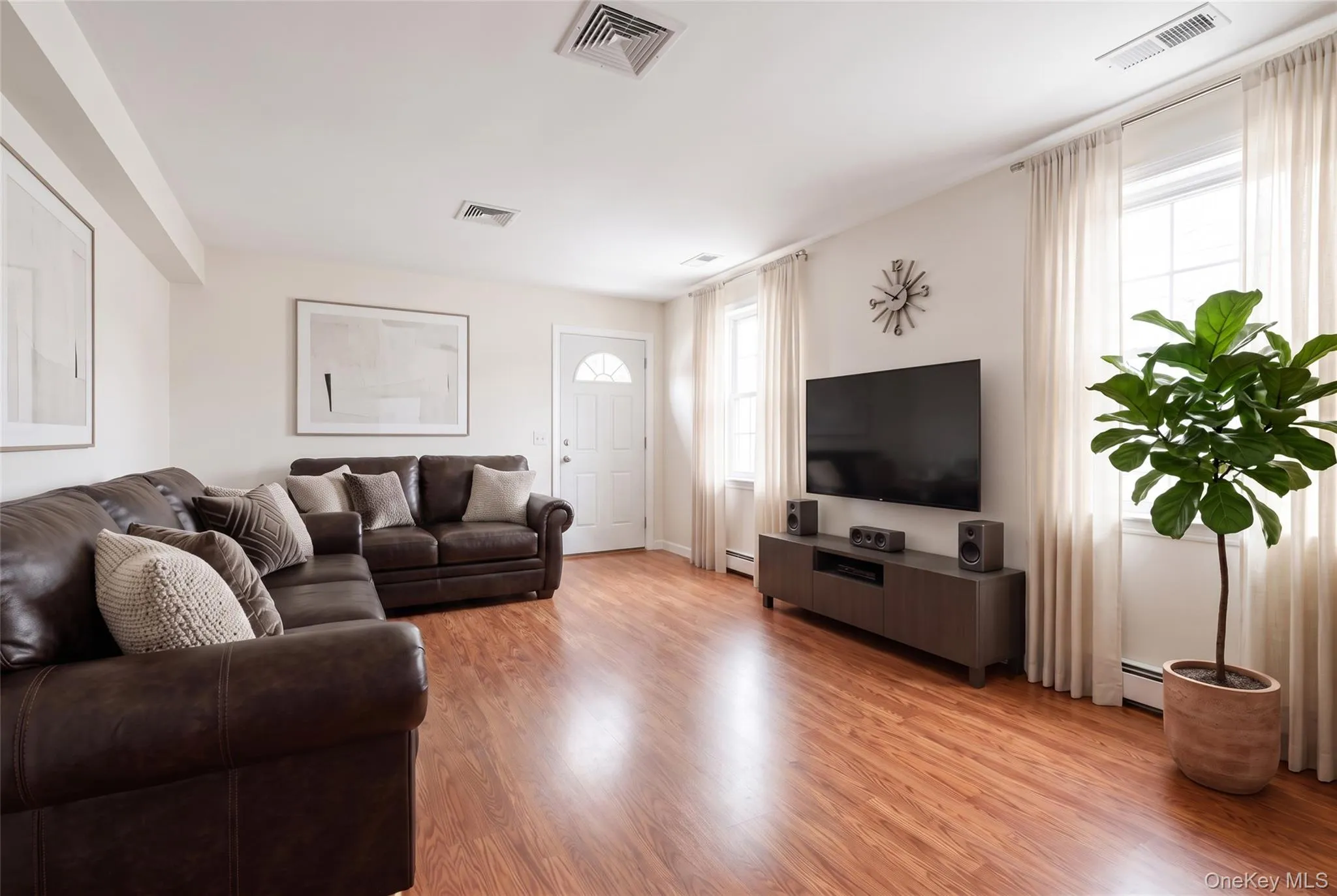 380 Sheridan Street, North Hempstead, NY, 5 Bedrooms Bedrooms, 10 Rooms Rooms,2 BathroomsBathrooms,Residential,For Rent,Sheridan,0,1036537 380 Sheridan Street, North Hempstead, NY, 5 Bedrooms Bedrooms, 10 Rooms Rooms,2 BathroomsBathrooms,Residential,For Rent,Sheridan,0,1036537