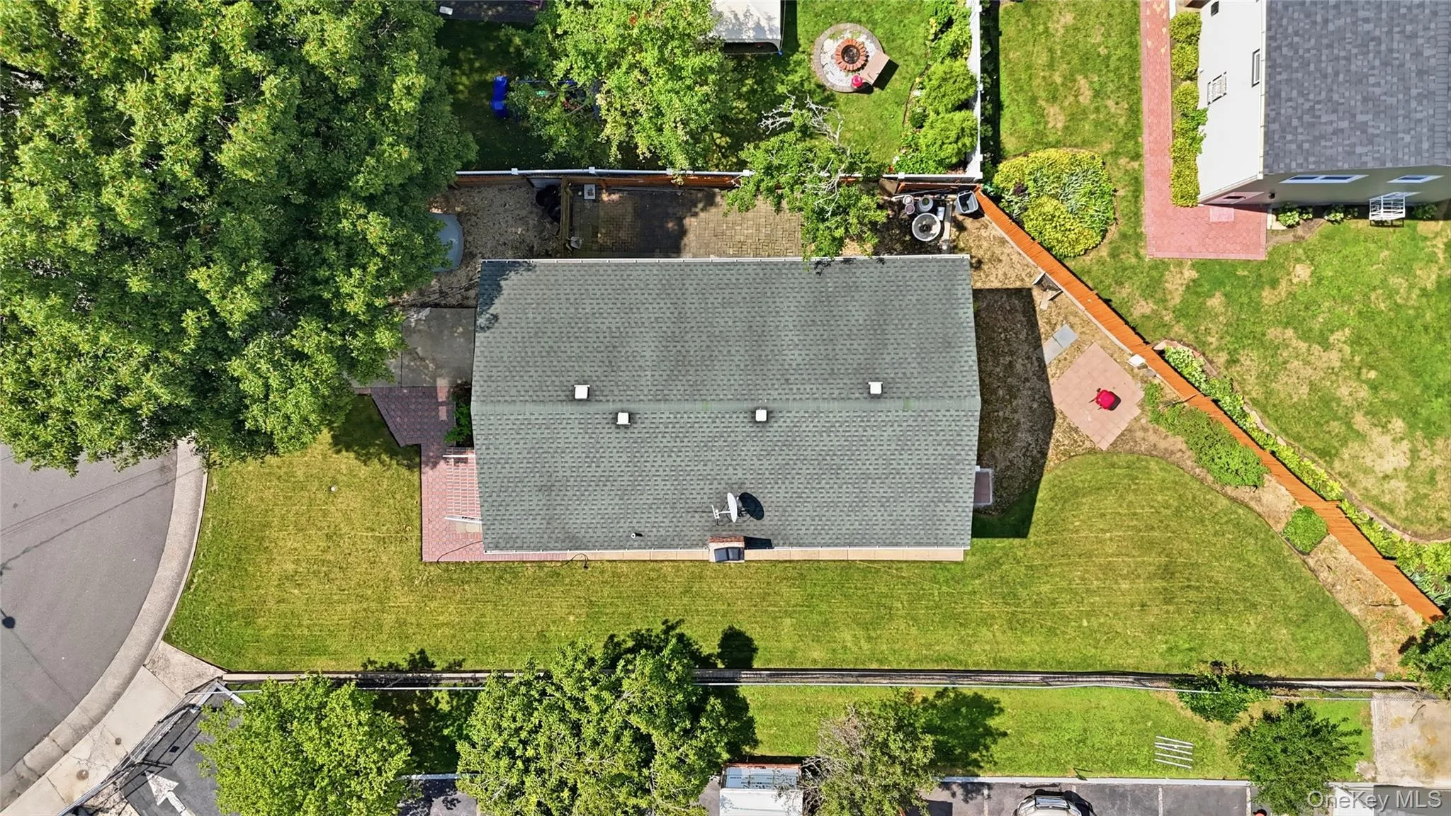 380 Sheridan Street, North Hempstead, NY, 5 Bedrooms Bedrooms, 10 Rooms Rooms,2 BathroomsBathrooms,Residential,For Rent,Sheridan,0,1036537 380 Sheridan Street, North Hempstead, NY, 5 Bedrooms Bedrooms, 10 Rooms Rooms,2 BathroomsBathrooms,Residential,For Rent,Sheridan,0,1036537