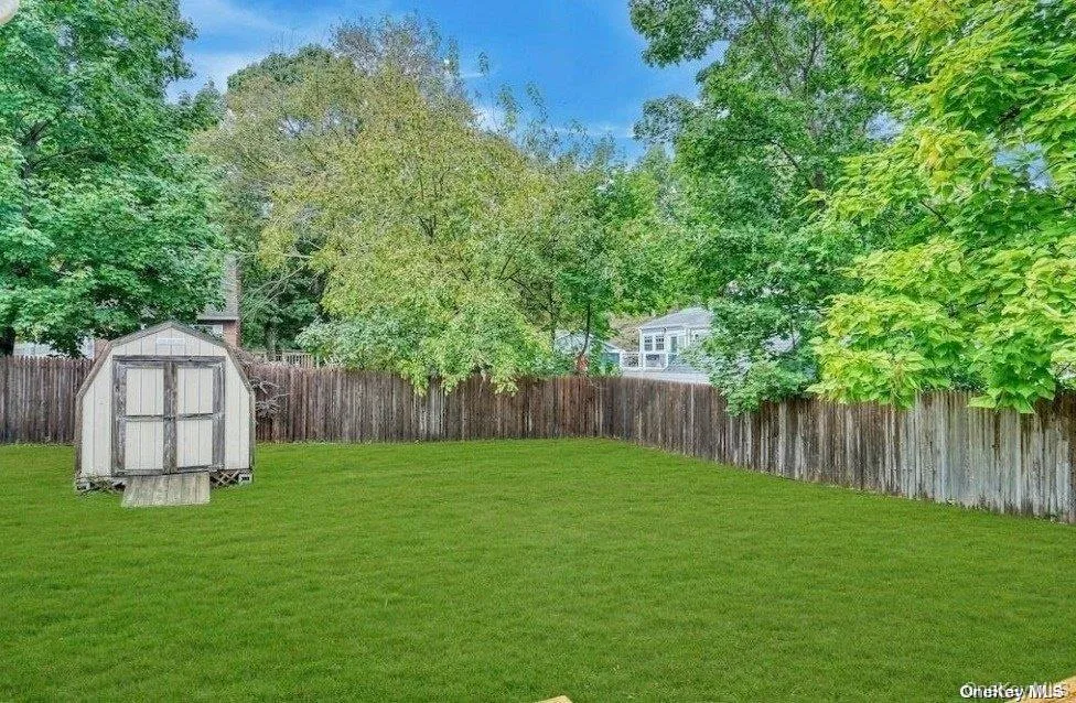 6 Willow Street, Brookhaven, NY, 5 Bedrooms Bedrooms, 6 Rooms Rooms,2 BathroomsBathrooms,Residential Lease,For Rent,Willow,0,1036538 6 Willow Street, Brookhaven, NY, 5 Bedrooms Bedrooms, 6 Rooms Rooms,2 BathroomsBathrooms,Residential Lease,For Rent,Willow,0,1036538