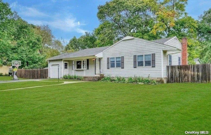 6 Willow Street, Brookhaven, NY, 5 Bedrooms Bedrooms, 6 Rooms Rooms,2 BathroomsBathrooms,Residential Lease,For Rent,Willow,0,1036538 6 Willow Street, Brookhaven, NY, 5 Bedrooms Bedrooms, 6 Rooms Rooms,2 BathroomsBathrooms,Residential Lease,For Rent,Willow,0,1036538
