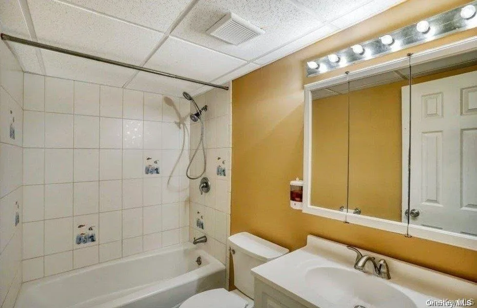 6 Willow Street, Brookhaven, NY, 5 Bedrooms Bedrooms, 6 Rooms Rooms,2 BathroomsBathrooms,Residential Lease,For Rent,Willow,0,1036538 6 Willow Street, Brookhaven, NY, 5 Bedrooms Bedrooms, 6 Rooms Rooms,2 BathroomsBathrooms,Residential Lease,For Rent,Willow,0,1036538