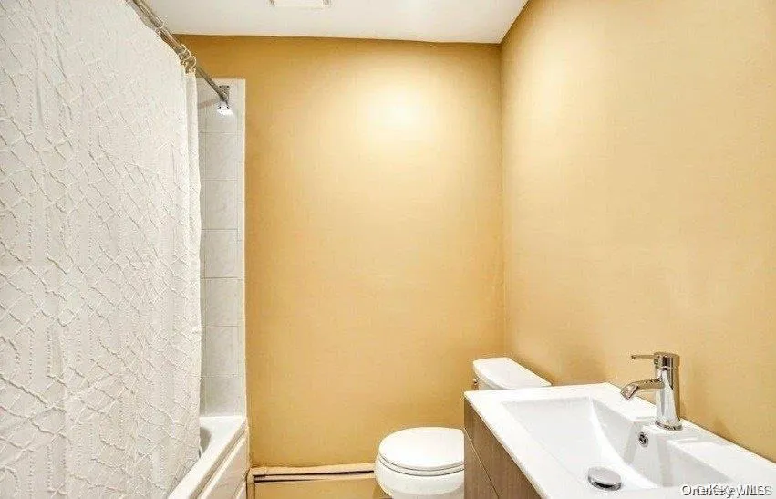 6 Willow Street, Brookhaven, NY, 5 Bedrooms Bedrooms, 6 Rooms Rooms,2 BathroomsBathrooms,Residential Lease,For Rent,Willow,0,1036538 6 Willow Street, Brookhaven, NY, 5 Bedrooms Bedrooms, 6 Rooms Rooms,2 BathroomsBathrooms,Residential Lease,For Rent,Willow,0,1036538