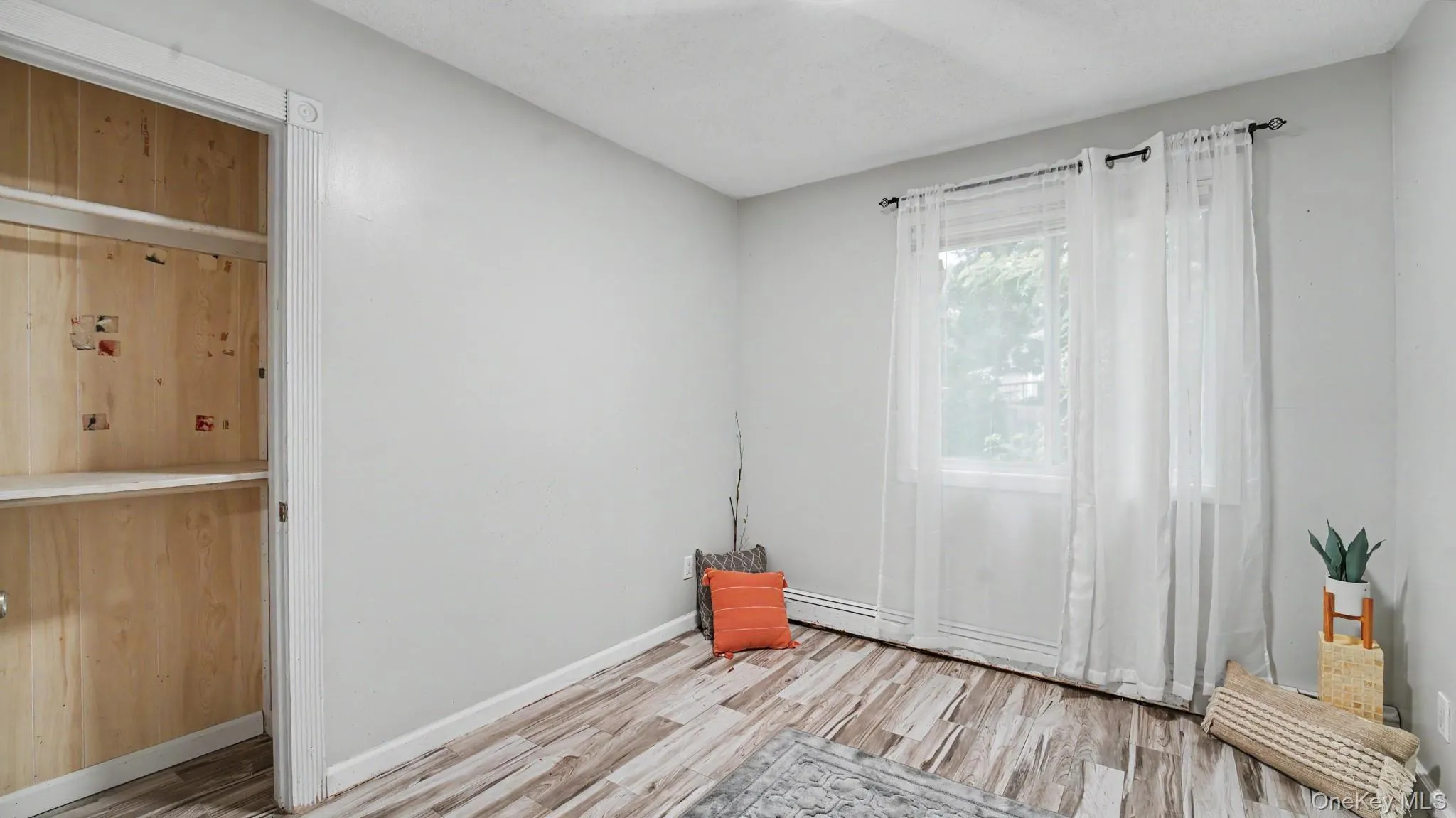 32 Lake Place, Babylon, NY, 3 Bedrooms Bedrooms, 5 Rooms Rooms,1 BathroomBathrooms,Residential,For Rent,Lake,0,1036539 32 Lake Place, Babylon, NY, 3 Bedrooms Bedrooms, 5 Rooms Rooms,1 BathroomBathrooms,Residential,For Rent,Lake,0,1036539