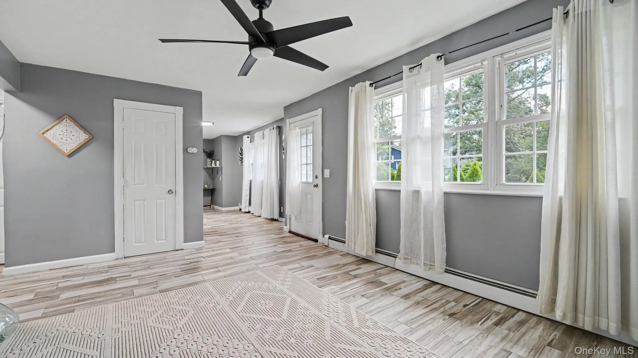 32 Lake Place, Babylon, NY, 3 Bedrooms Bedrooms, 5 Rooms Rooms,1 BathroomBathrooms,Residential,For Rent,Lake,0,1036539 32 Lake Place, Babylon, NY, 3 Bedrooms Bedrooms, 5 Rooms Rooms,1 BathroomBathrooms,Residential,For Rent,Lake,0,1036539
