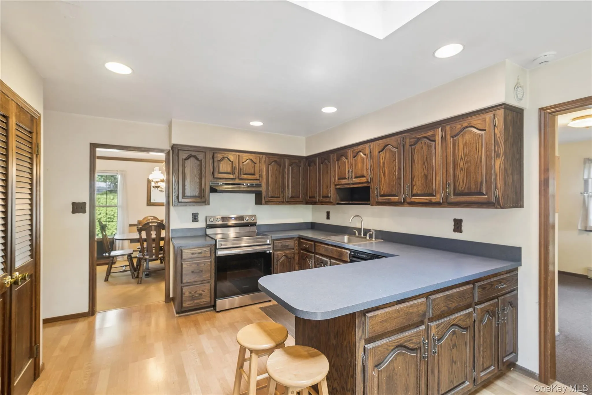 30 White Birch Circle, Brookhaven, NY, 4 Bedrooms Bedrooms, 10 Rooms Rooms,2 BathroomsBathrooms,Residential,For Rent,White Birch,0,1036540 30 White Birch Circle, Brookhaven, NY, 4 Bedrooms Bedrooms, 10 Rooms Rooms,2 BathroomsBathrooms,Residential,For Rent,White Birch,0,1036540