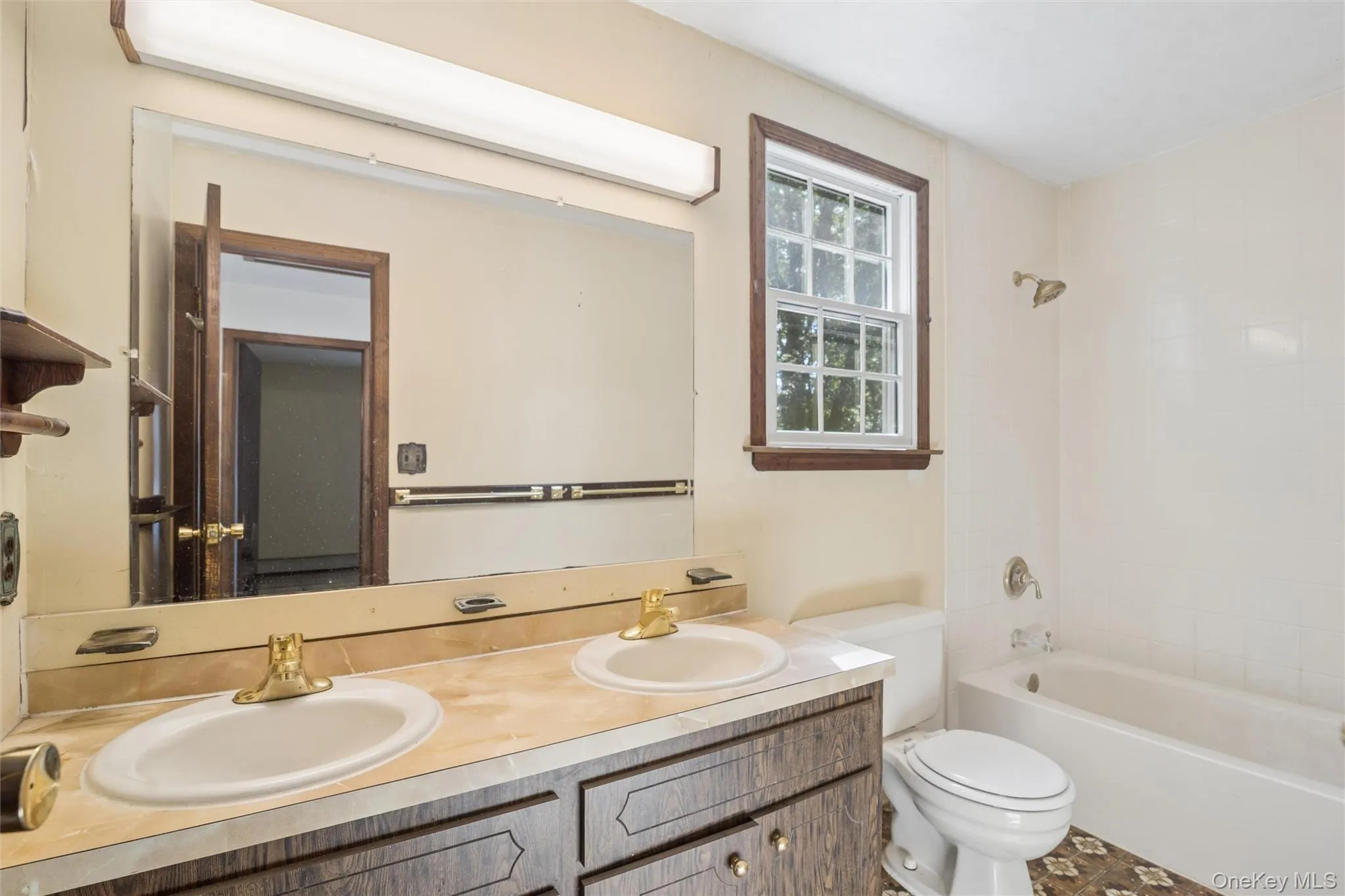30 White Birch Circle, Brookhaven, NY, 4 Bedrooms Bedrooms, 10 Rooms Rooms,2 BathroomsBathrooms,Residential,For Rent,White Birch,0,1036540 30 White Birch Circle, Brookhaven, NY, 4 Bedrooms Bedrooms, 10 Rooms Rooms,2 BathroomsBathrooms,Residential,For Rent,White Birch,0,1036540