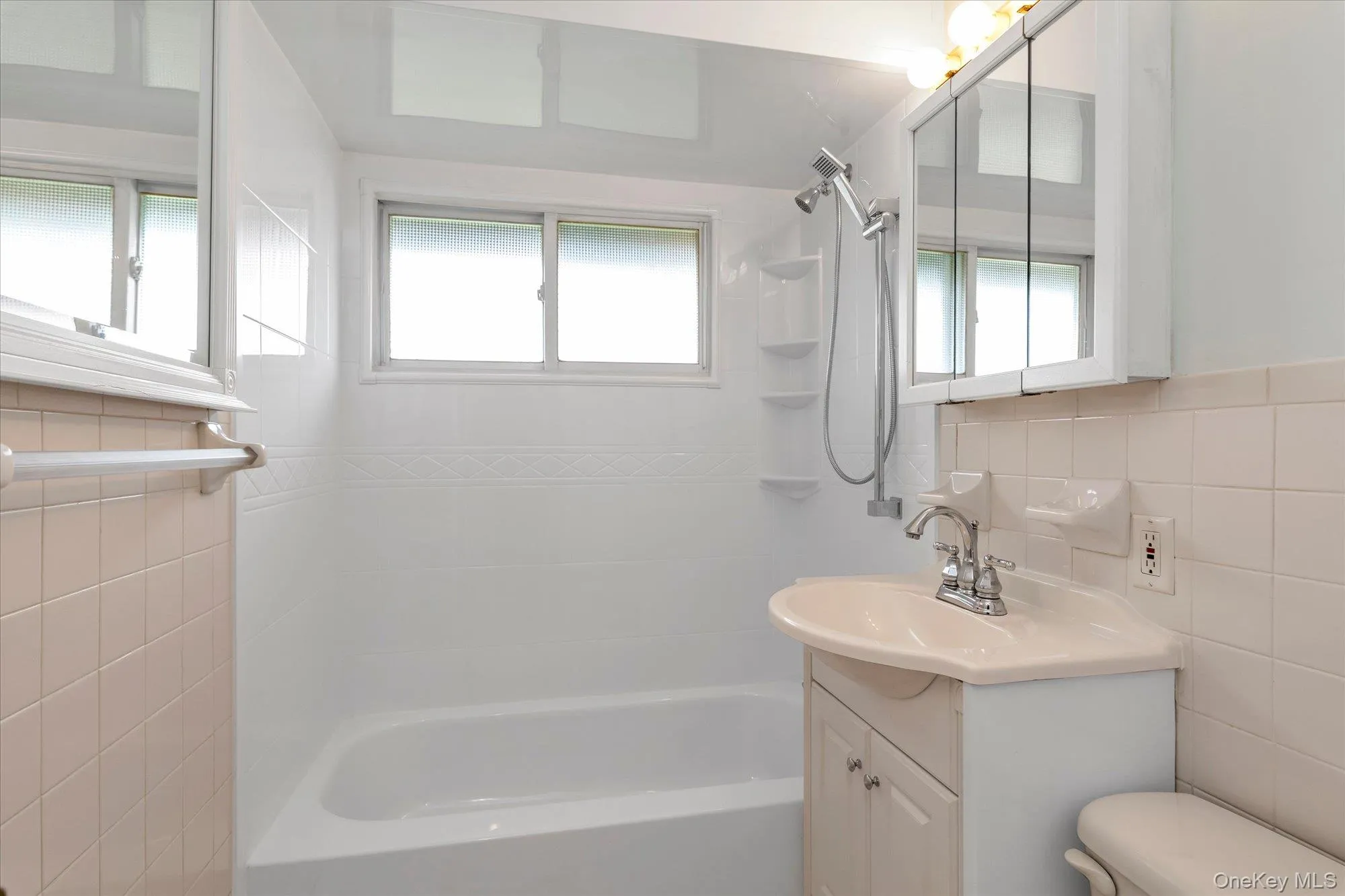 114 Stonecutter Road, Hempstead, NY, 5 Bedrooms Bedrooms, 8 Rooms Rooms,2 BathroomsBathrooms,Residential,For Rent,Stonecutter,0,1036542 114 Stonecutter Road, Hempstead, NY, 5 Bedrooms Bedrooms, 8 Rooms Rooms,2 BathroomsBathrooms,Residential,For Rent,Stonecutter,0,1036542