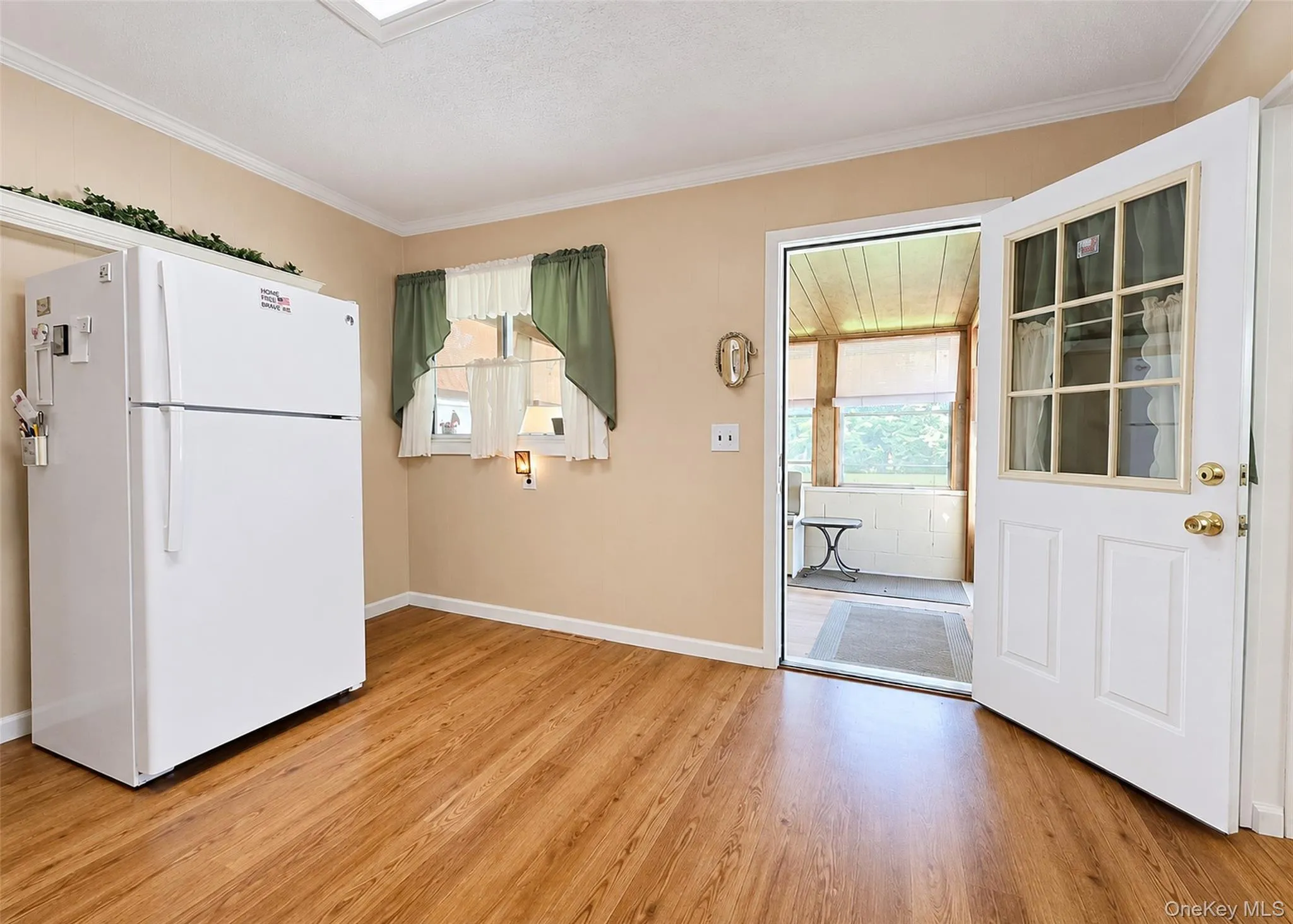 102 Magnolia Drive, Brookhaven, NY, 3 Bedrooms Bedrooms, 6 Rooms Rooms,1 BathroomBathrooms,Residential,For Rent,Magnolia,0,1036543 102 Magnolia Drive, Brookhaven, NY, 3 Bedrooms Bedrooms, 6 Rooms Rooms,1 BathroomBathrooms,Residential,For Rent,Magnolia,0,1036543