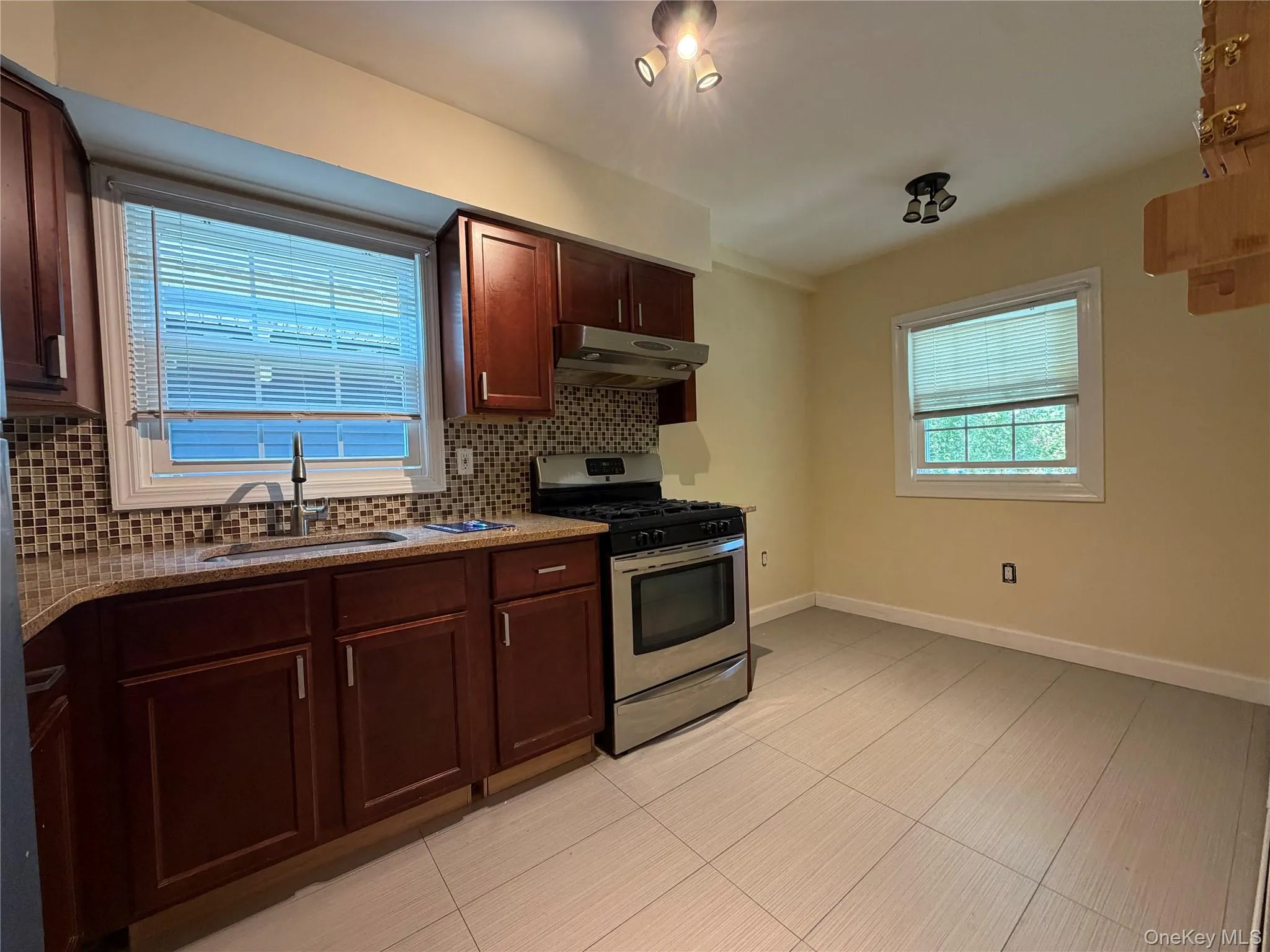 422 CHESTER Street, Long Beach, NY, 2 Bedrooms Bedrooms, 5 Rooms Rooms,1 BathroomBathrooms,Residential Lease,For Rent,CHESTER,0,1036545 422 CHESTER Street, Long Beach, NY, 2 Bedrooms Bedrooms, 5 Rooms Rooms,1 BathroomBathrooms,Residential Lease,For Rent,CHESTER,0,1036545