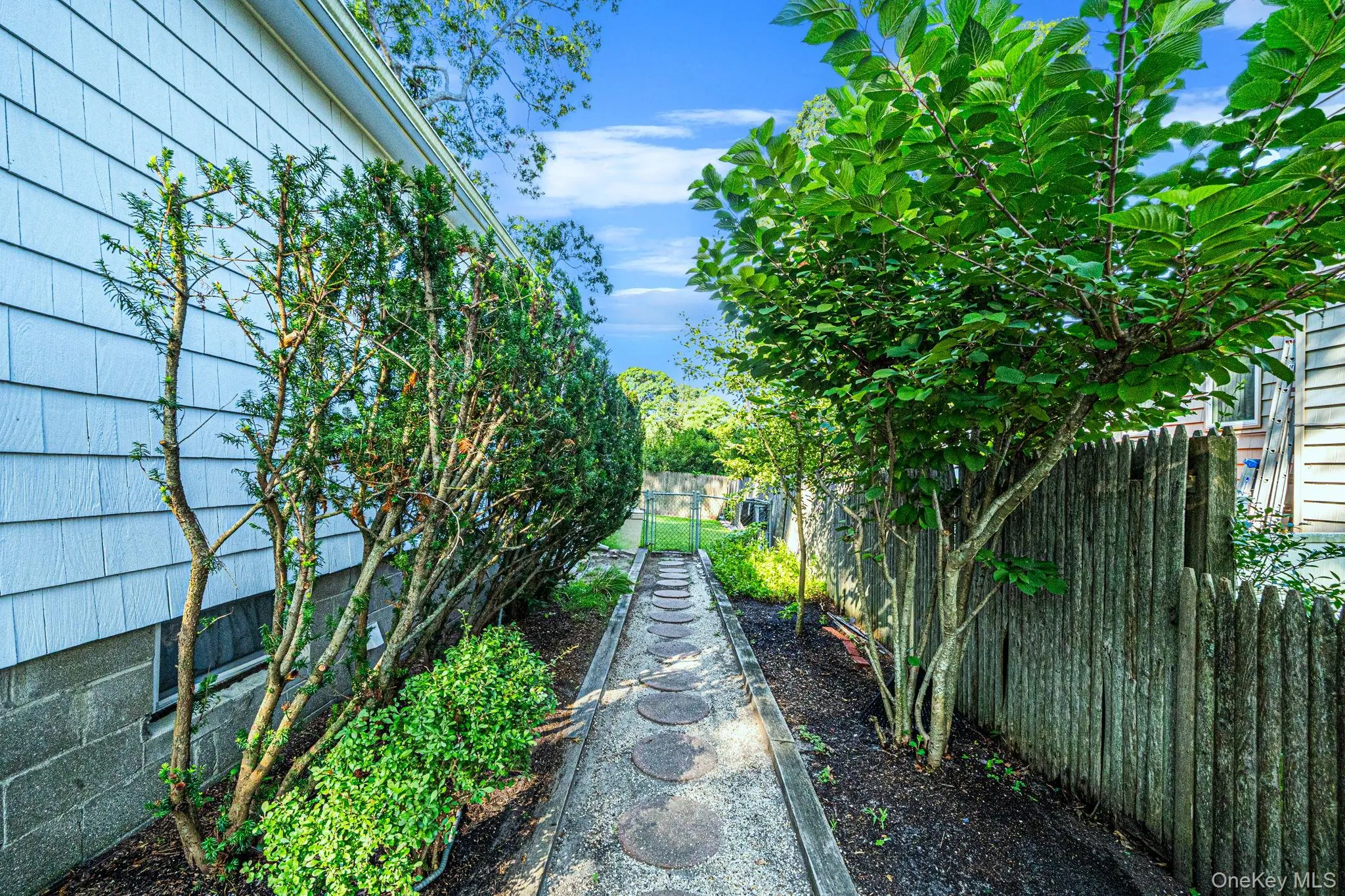 4 Vine Street, Southampton, NY, 2 Bedrooms Bedrooms, 6 Rooms Rooms,1 BathroomBathrooms,Residential,For Rent,Vine,0,1036558 4 Vine Street, Southampton, NY, 2 Bedrooms Bedrooms, 6 Rooms Rooms,1 BathroomBathrooms,Residential,For Rent,Vine,0,1036558