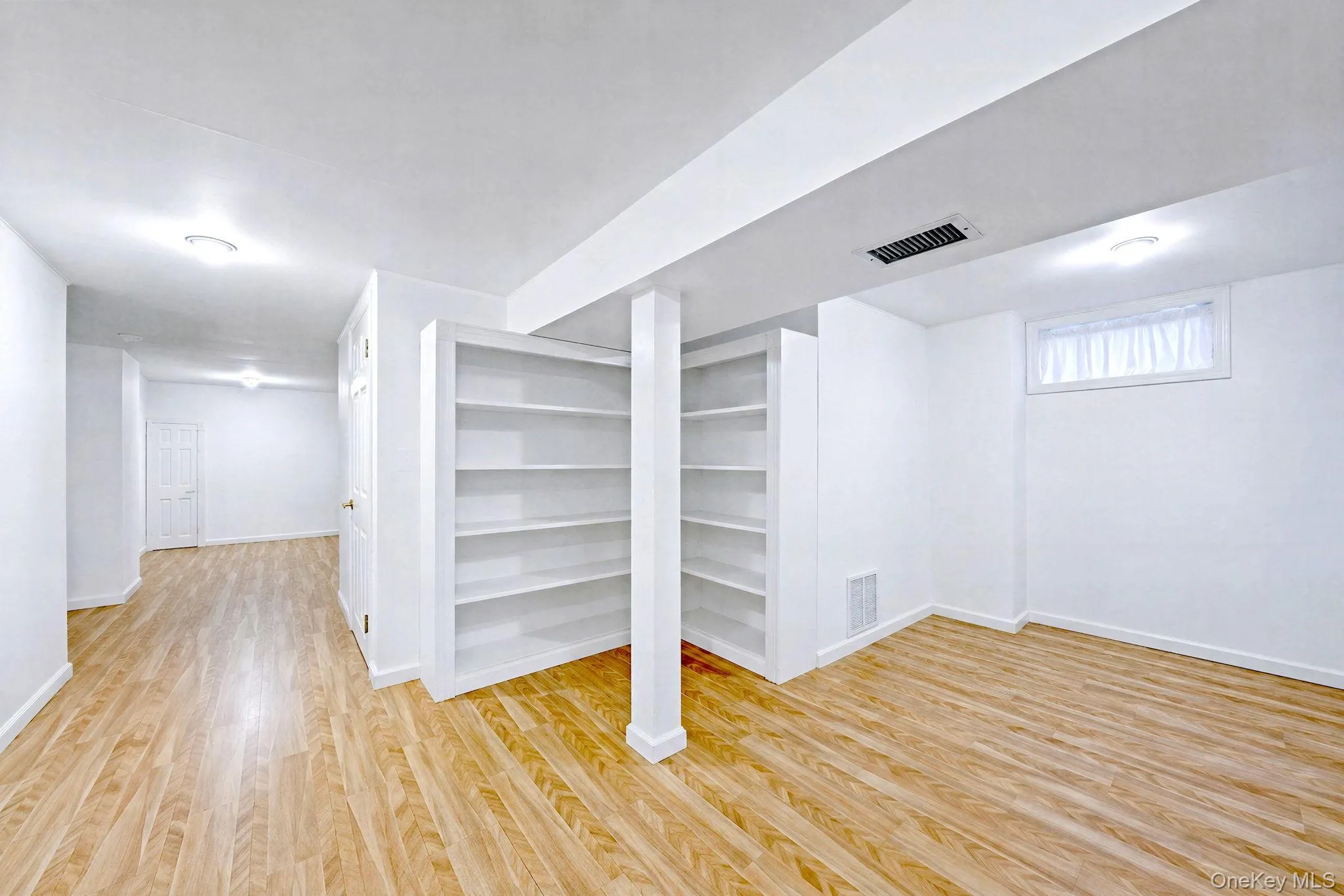 4 Vine Street, Southampton, NY, 2 Bedrooms Bedrooms, 6 Rooms Rooms,1 BathroomBathrooms,Residential,For Rent,Vine,0,1036558 4 Vine Street, Southampton, NY, 2 Bedrooms Bedrooms, 6 Rooms Rooms,1 BathroomBathrooms,Residential,For Rent,Vine,0,1036558
