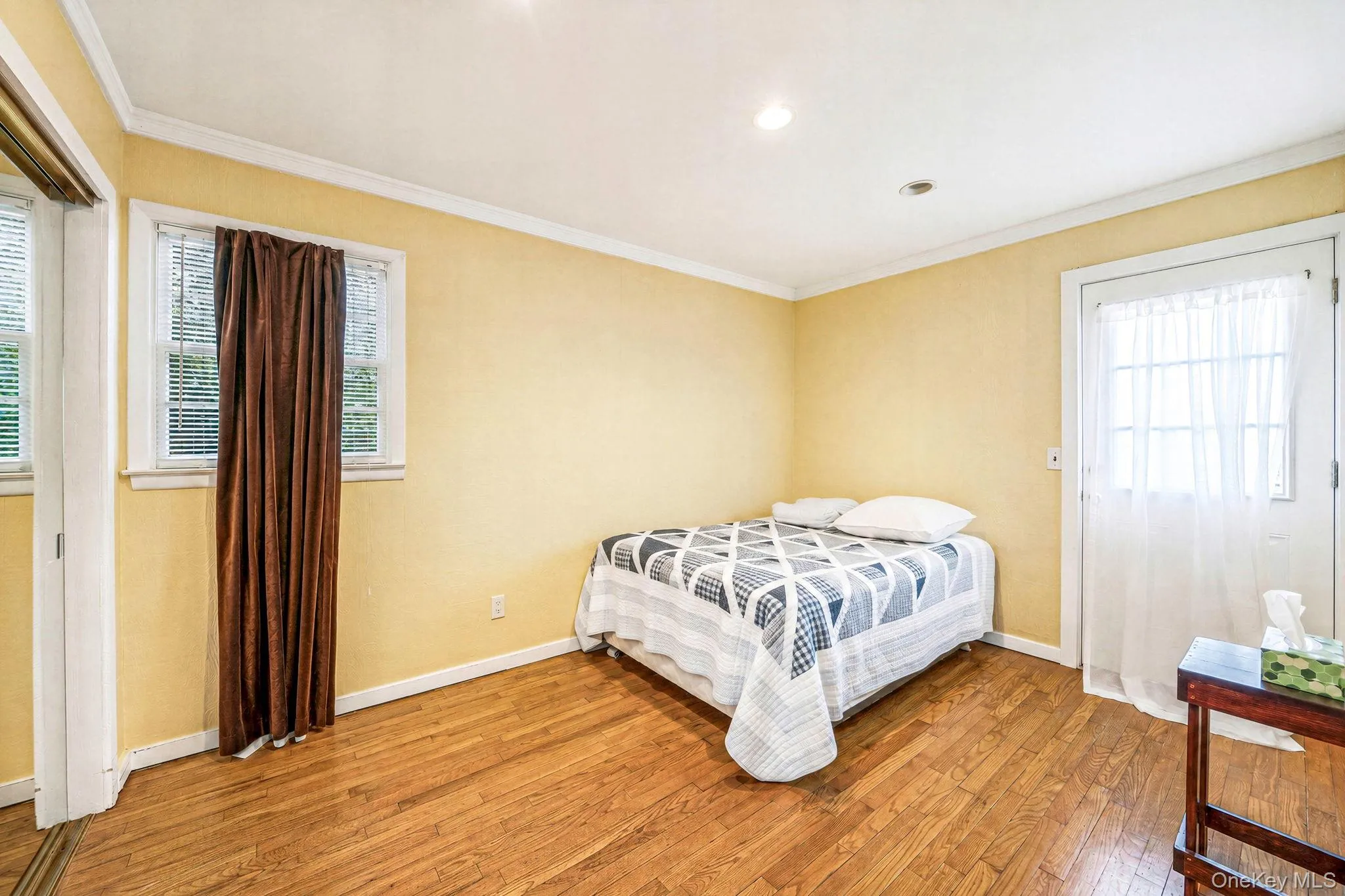 4 Vine Street, Southampton, NY, 2 Bedrooms Bedrooms, 6 Rooms Rooms,1 BathroomBathrooms,Residential,For Rent,Vine,0,1036558 4 Vine Street, Southampton, NY, 2 Bedrooms Bedrooms, 6 Rooms Rooms,1 BathroomBathrooms,Residential,For Rent,Vine,0,1036558