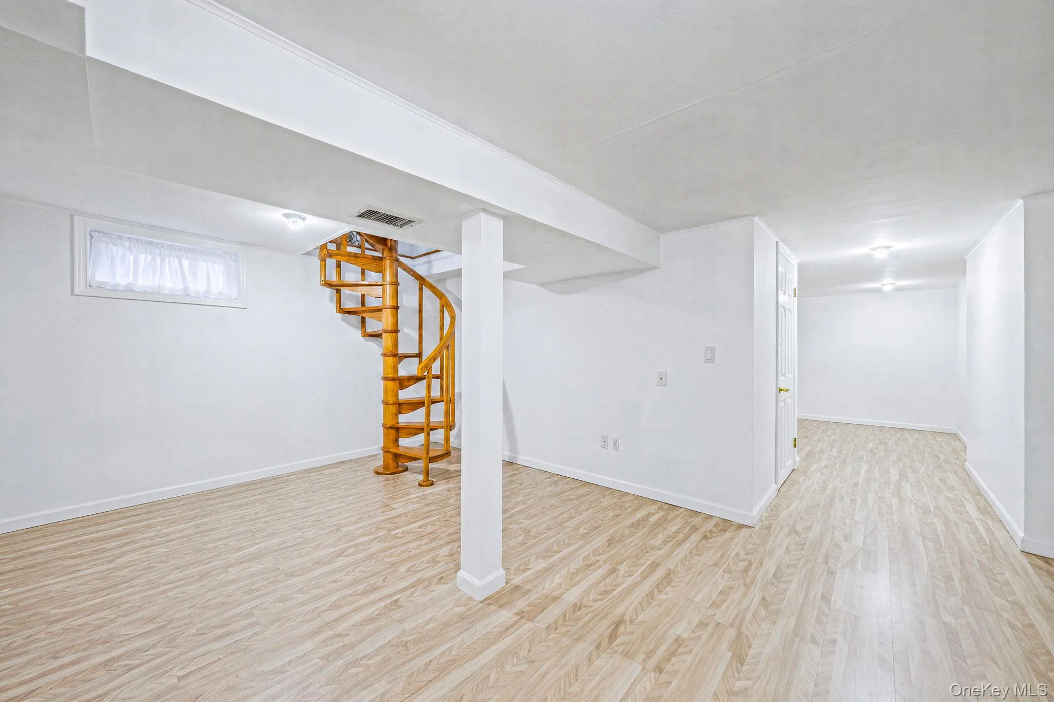 4 Vine Street, Southampton, NY, 2 Bedrooms Bedrooms, 6 Rooms Rooms,1 BathroomBathrooms,Residential,For Rent,Vine,0,1036558 4 Vine Street, Southampton, NY, 2 Bedrooms Bedrooms, 6 Rooms Rooms,1 BathroomBathrooms,Residential,For Rent,Vine,0,1036558