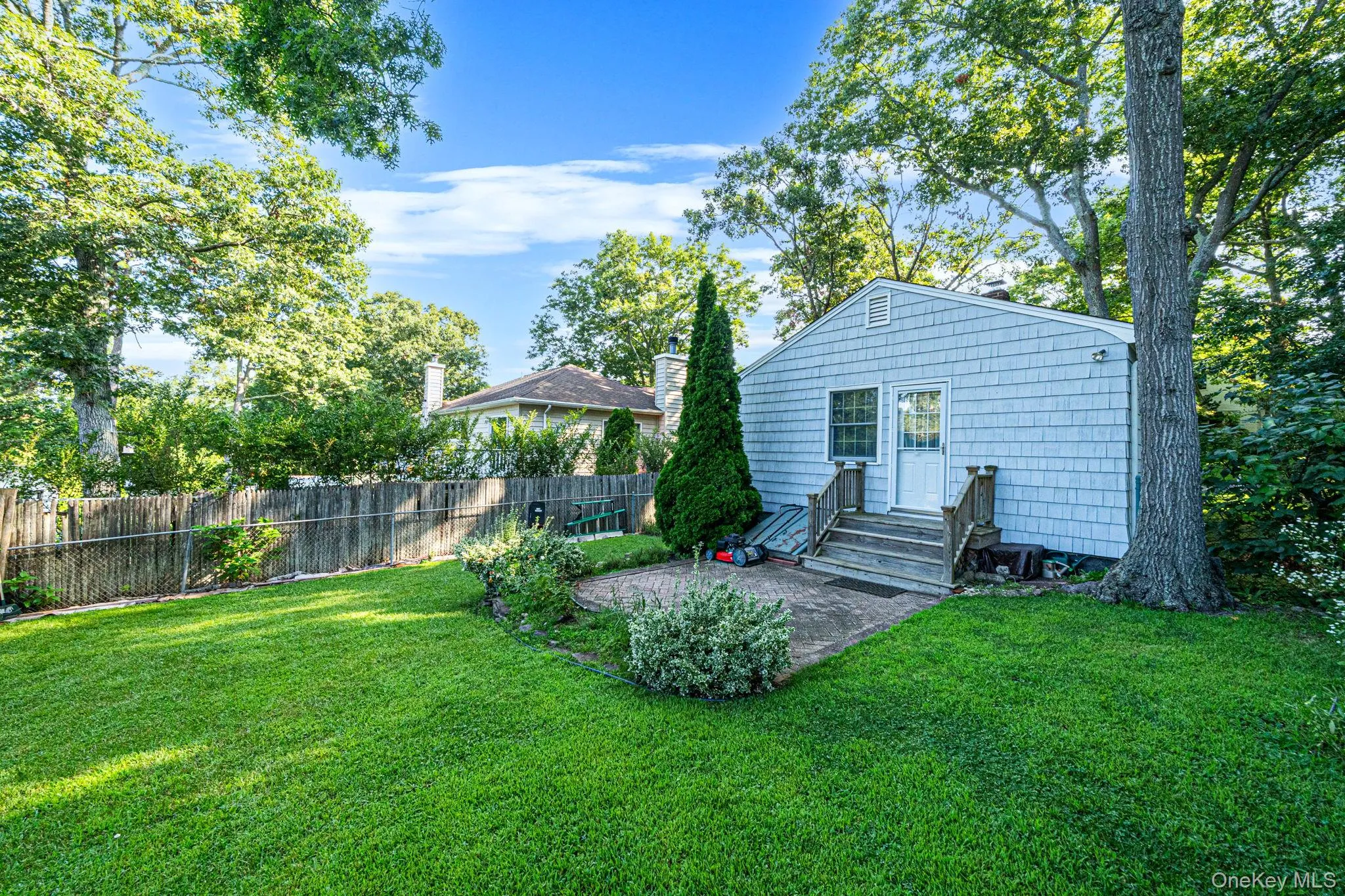 4 Vine Street, Southampton, NY, 2 Bedrooms Bedrooms, 6 Rooms Rooms,1 BathroomBathrooms,Residential,For Rent,Vine,0,1036558 4 Vine Street, Southampton, NY, 2 Bedrooms Bedrooms, 6 Rooms Rooms,1 BathroomBathrooms,Residential,For Rent,Vine,0,1036558