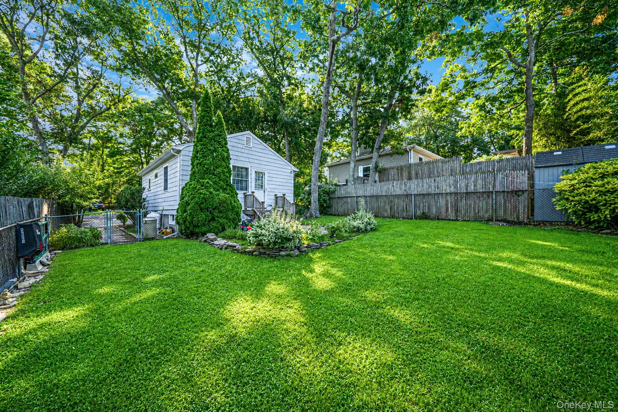 4 Vine Street, Southampton, NY, 2 Bedrooms Bedrooms, 6 Rooms Rooms,1 BathroomBathrooms,Residential,For Rent,Vine,0,1036558 4 Vine Street, Southampton, NY, 2 Bedrooms Bedrooms, 6 Rooms Rooms,1 BathroomBathrooms,Residential,For Rent,Vine,0,1036558
