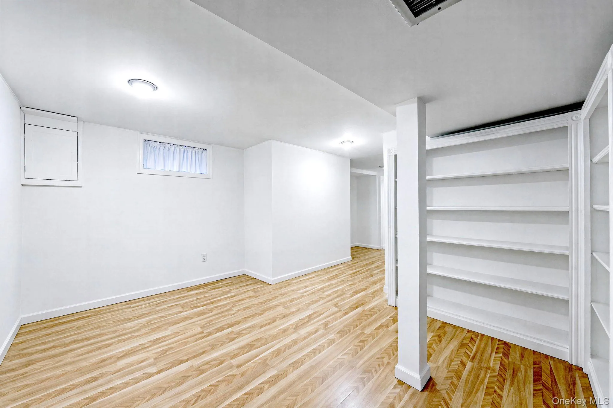 4 Vine Street, Southampton, NY, 2 Bedrooms Bedrooms, 6 Rooms Rooms,1 BathroomBathrooms,Residential,For Rent,Vine,0,1036558 4 Vine Street, Southampton, NY, 2 Bedrooms Bedrooms, 6 Rooms Rooms,1 BathroomBathrooms,Residential,For Rent,Vine,0,1036558