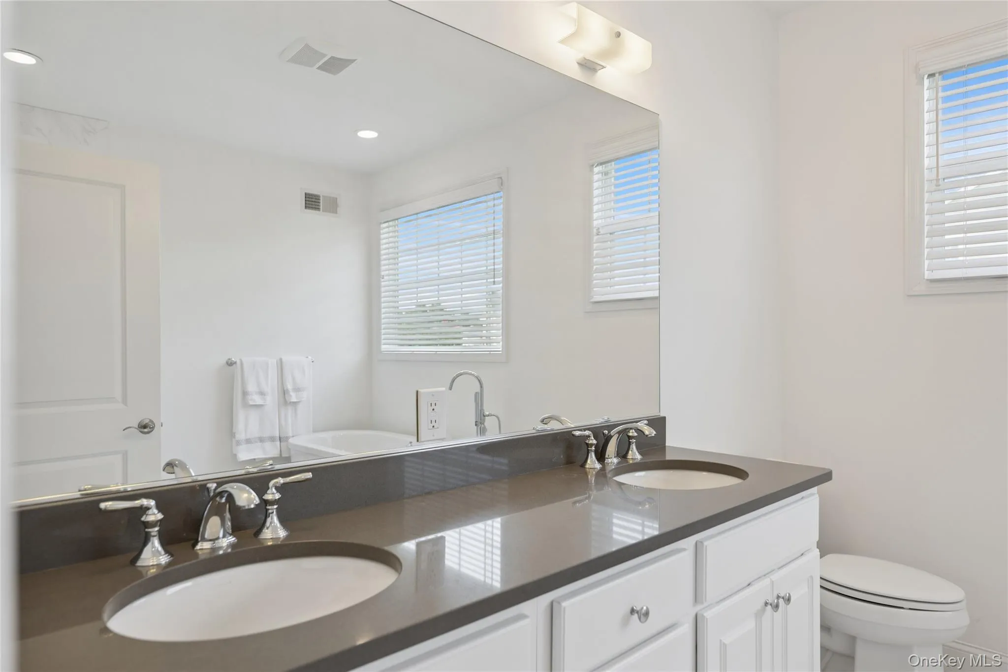 537 Hartmanns Farm Road, Riverhead, NY, 3 Bedrooms Bedrooms, 9 Rooms Rooms,3 BathroomsBathrooms,Residential,For Rent,Hartmanns Farm,0,1036562 537 Hartmanns Farm Road, Riverhead, NY, 3 Bedrooms Bedrooms, 9 Rooms Rooms,3 BathroomsBathrooms,Residential,For Rent,Hartmanns Farm,0,1036562