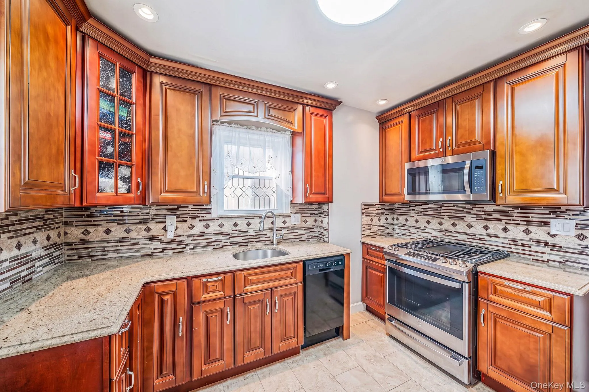 8920 219th Street, New York, NY, 3 Bedrooms Bedrooms, 8 Rooms Rooms,2 BathroomsBathrooms,Residential,For Rent,219th,0,1036564 8920 219th Street, New York, NY, 3 Bedrooms Bedrooms, 8 Rooms Rooms,2 BathroomsBathrooms,Residential,For Rent,219th,0,1036564