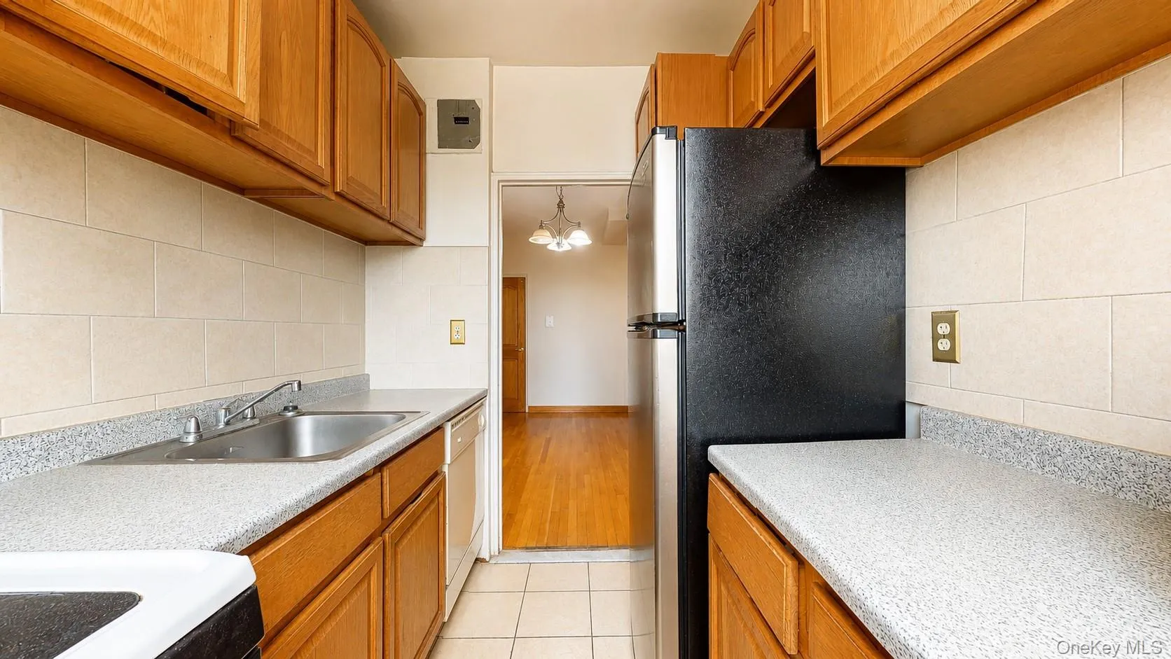 99-05 63rd Dr, New York, NY, 2 Bedrooms Bedrooms, 5 Rooms Rooms,1 BathroomBathrooms,Residential,For Rent,63rd Dr,0,1036568 99-05 63rd Dr, New York, NY, 2 Bedrooms Bedrooms, 5 Rooms Rooms,1 BathroomBathrooms,Residential,For Rent,63rd Dr,0,1036568