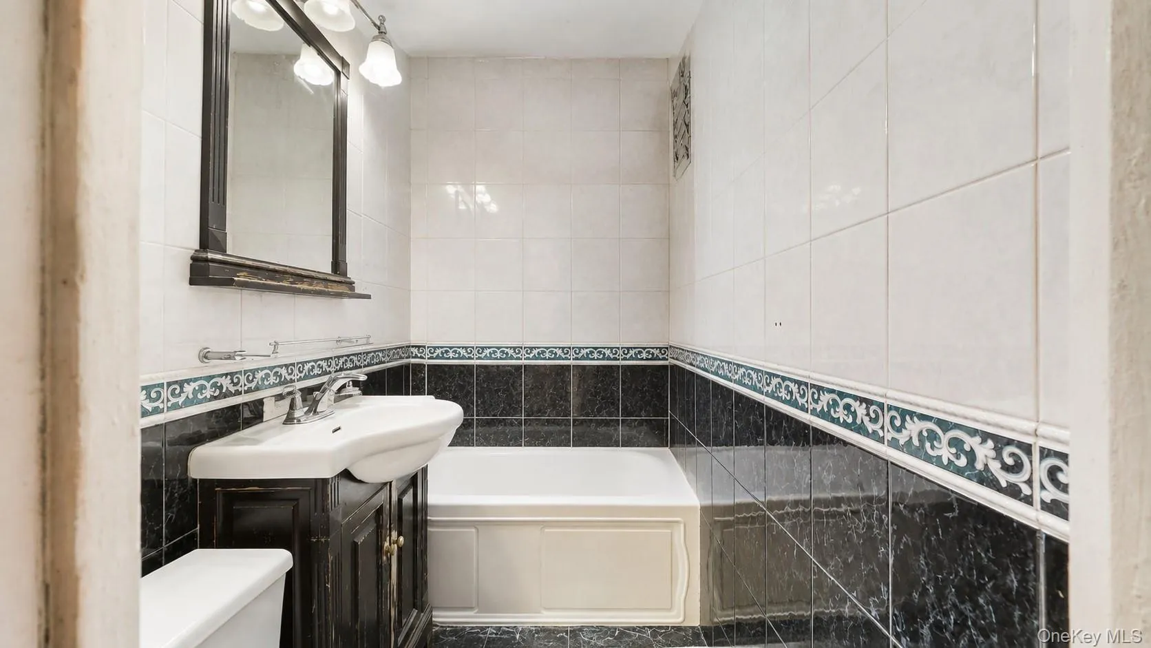 99-05 63rd Dr, New York, NY, 2 Bedrooms Bedrooms, 5 Rooms Rooms,1 BathroomBathrooms,Residential,For Rent,63rd Dr,0,1036568 99-05 63rd Dr, New York, NY, 2 Bedrooms Bedrooms, 5 Rooms Rooms,1 BathroomBathrooms,Residential,For Rent,63rd Dr,0,1036568