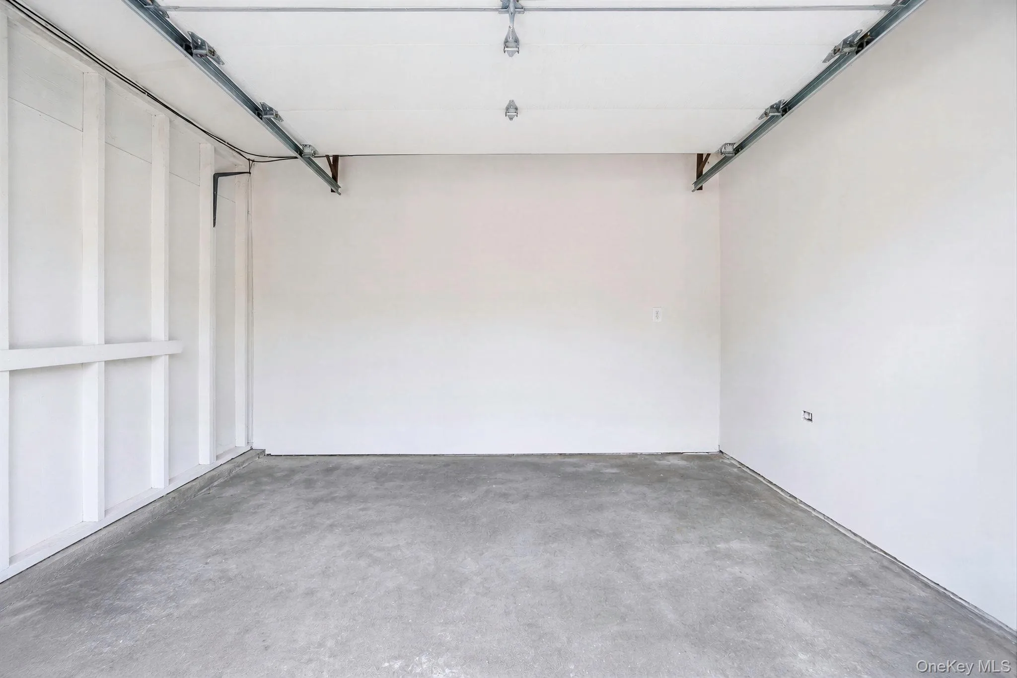 1/2 Garage 1/2 Garage