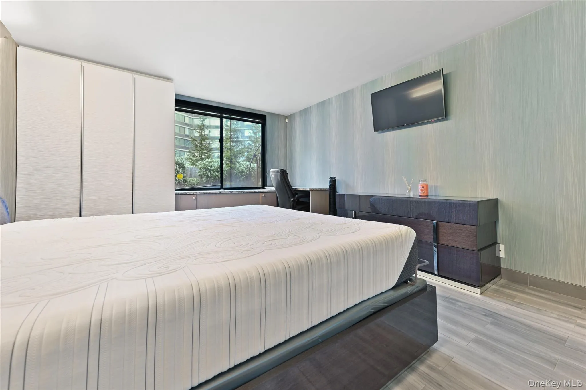 210-19 26th Avenue, New York, NY, 2 Bedrooms Bedrooms, 4 Rooms Rooms,1 BathroomBathrooms,Residential Lease,For Rent,26th,0,1036572 210-19 26th Avenue, New York, NY, 2 Bedrooms Bedrooms, 4 Rooms Rooms,1 BathroomBathrooms,Residential Lease,For Rent,26th,0,1036572