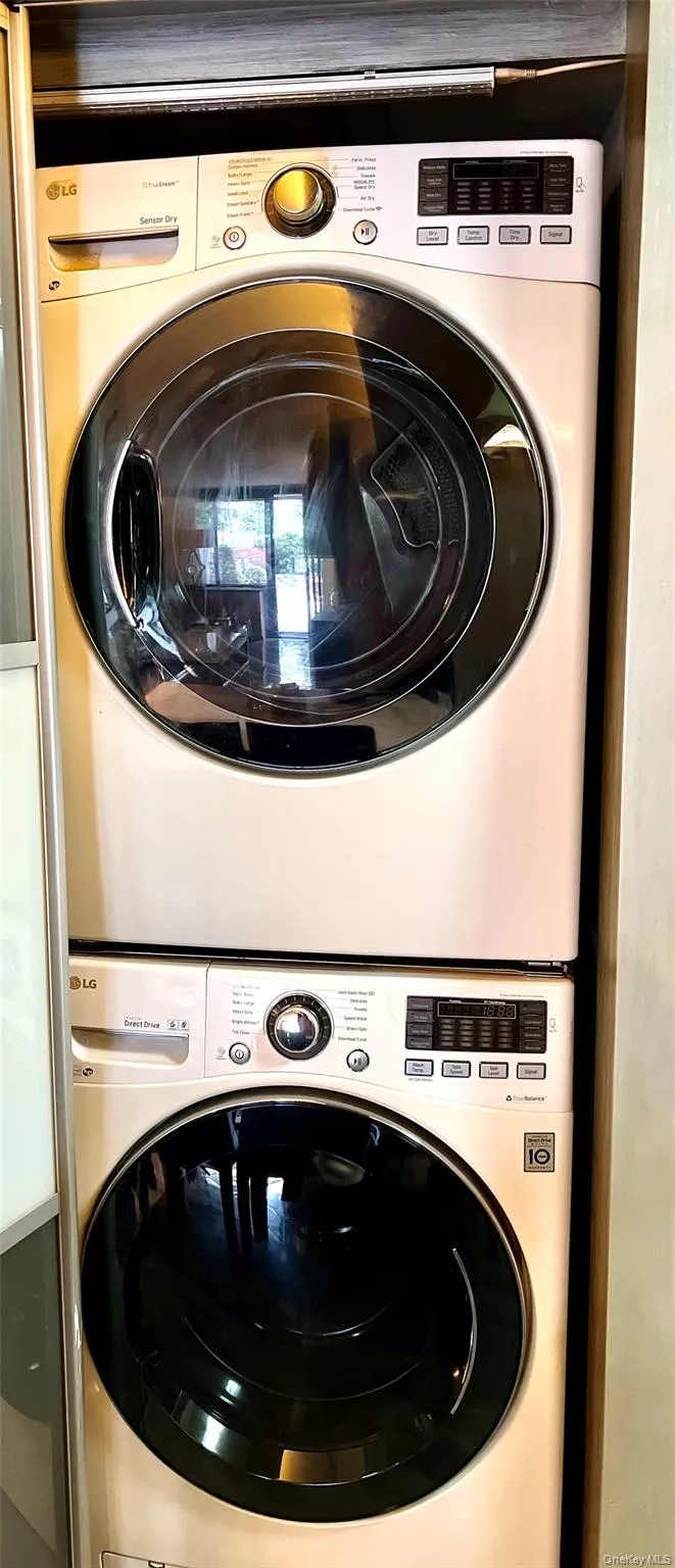 210-19 26th Avenue, New York, NY, 2 Bedrooms Bedrooms, 4 Rooms Rooms,1 BathroomBathrooms,Residential Lease,For Rent,26th,0,1036572 210-19 26th Avenue, New York, NY, 2 Bedrooms Bedrooms, 4 Rooms Rooms,1 BathroomBathrooms,Residential Lease,For Rent,26th,0,1036572