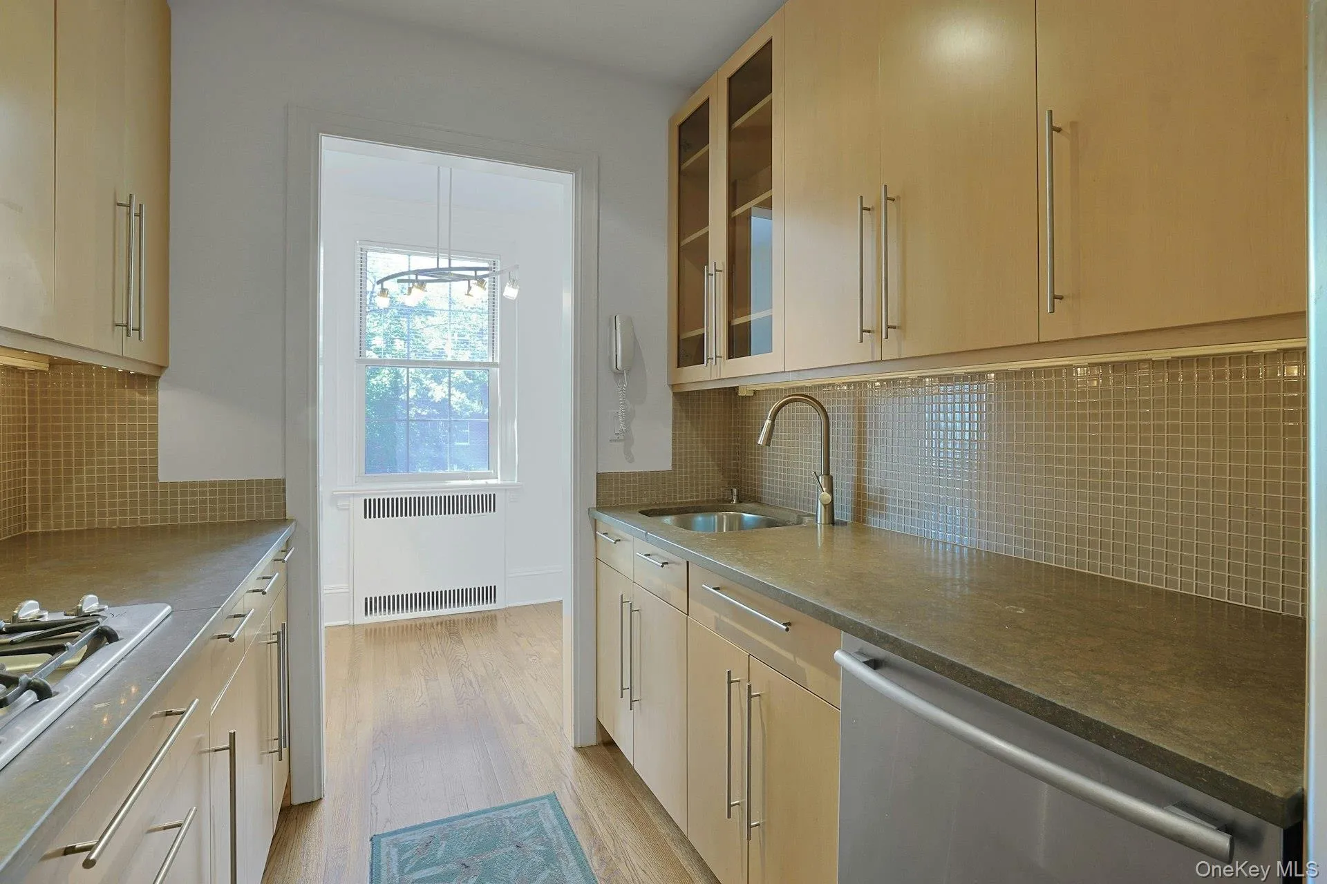 253 Garth Road, Eastchester, NY, 3 Rooms Rooms,1 BathroomBathrooms,Residential,For Rent,Garth,0,1036574 253 Garth Road, Eastchester, NY, 3 Rooms Rooms,1 BathroomBathrooms,Residential,For Rent,Garth,0,1036574