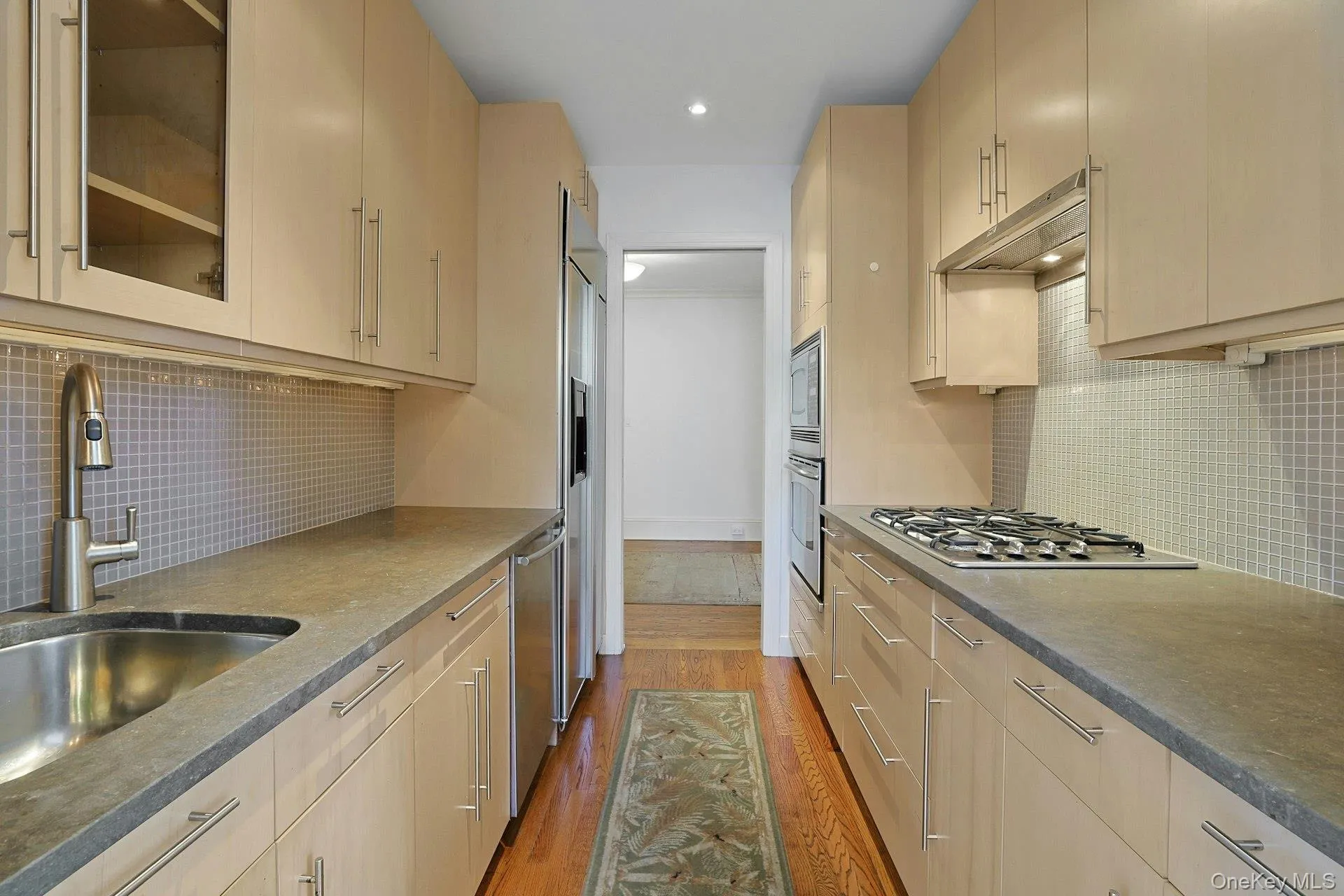253 Garth Road, Eastchester, NY, 3 Rooms Rooms,1 BathroomBathrooms,Residential,For Rent,Garth,0,1036574 253 Garth Road, Eastchester, NY, 3 Rooms Rooms,1 BathroomBathrooms,Residential,For Rent,Garth,0,1036574