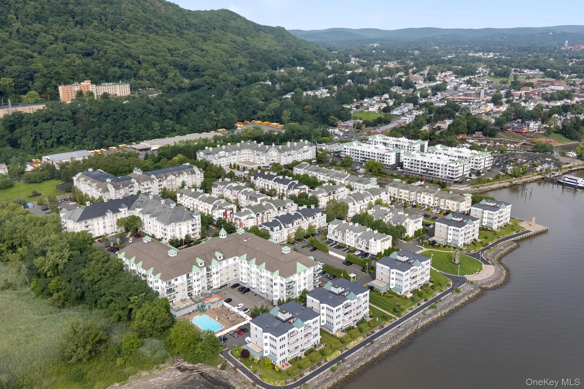 3214 Leeward Drive, Haverstraw, NY, 4 Rooms Rooms,1 BathroomBathrooms,Residential,For Rent,Leeward,0,1036590 3214 Leeward Drive, Haverstraw, NY, 4 Rooms Rooms,1 BathroomBathrooms,Residential,For Rent,Leeward,0,1036590