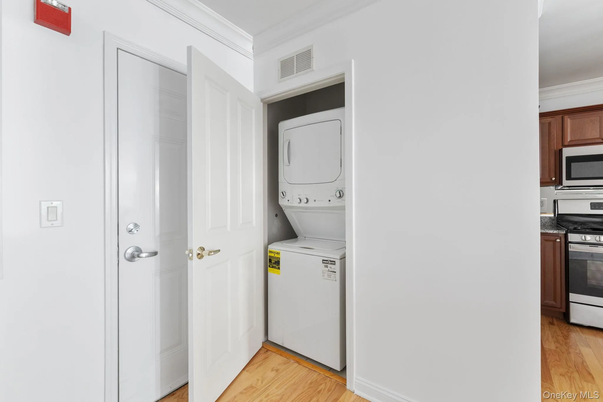 3214 Leeward Drive, Haverstraw, NY, 4 Rooms Rooms,1 BathroomBathrooms,Residential,For Rent,Leeward,0,1036590 3214 Leeward Drive, Haverstraw, NY, 4 Rooms Rooms,1 BathroomBathrooms,Residential,For Rent,Leeward,0,1036590