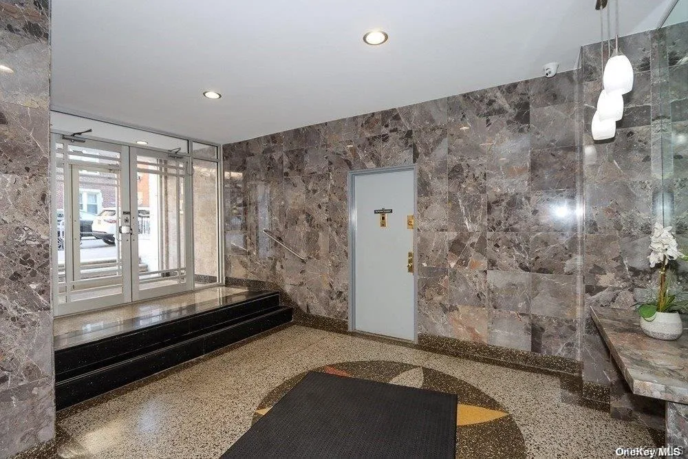 6448 Booth Street, New York, NY, 1 Bedroom Bedrooms, 3 Rooms Rooms,1 BathroomBathrooms,Residential,For Rent,Booth,0,1036591 6448 Booth Street, New York, NY, 1 Bedroom Bedrooms, 3 Rooms Rooms,1 BathroomBathrooms,Residential,For Rent,Booth,0,1036591