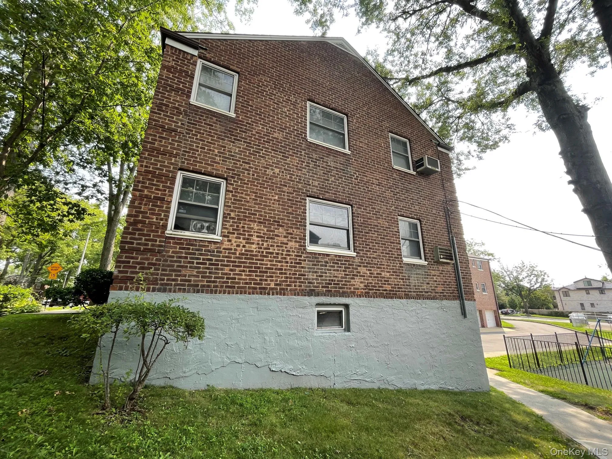 252-14 63rd Avenue, New York, NY, 3 Bedrooms Bedrooms, 6 Rooms Rooms,1 BathroomBathrooms,Residential,For Rent,63rd,0,1036595 252-14 63rd Avenue, New York, NY, 3 Bedrooms Bedrooms, 6 Rooms Rooms,1 BathroomBathrooms,Residential,For Rent,63rd,0,1036595