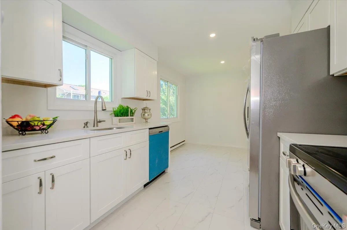 43 Evert Street, Huntington, NY, 3 Bedrooms Bedrooms, 6 Rooms Rooms,1 BathroomBathrooms,Residential Lease,For Rent,Evert,0,1036597 43 Evert Street, Huntington, NY, 3 Bedrooms Bedrooms, 6 Rooms Rooms,1 BathroomBathrooms,Residential Lease,For Rent,Evert,0,1036597