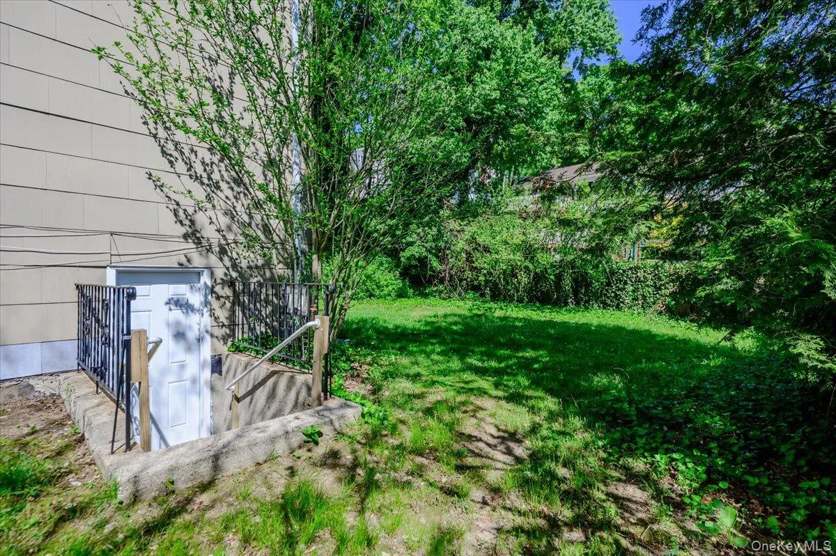 43 Evert Street, Huntington, NY, 3 Bedrooms Bedrooms, 6 Rooms Rooms,1 BathroomBathrooms,Residential Lease,For Rent,Evert,0,1036597 43 Evert Street, Huntington, NY, 3 Bedrooms Bedrooms, 6 Rooms Rooms,1 BathroomBathrooms,Residential Lease,For Rent,Evert,0,1036597