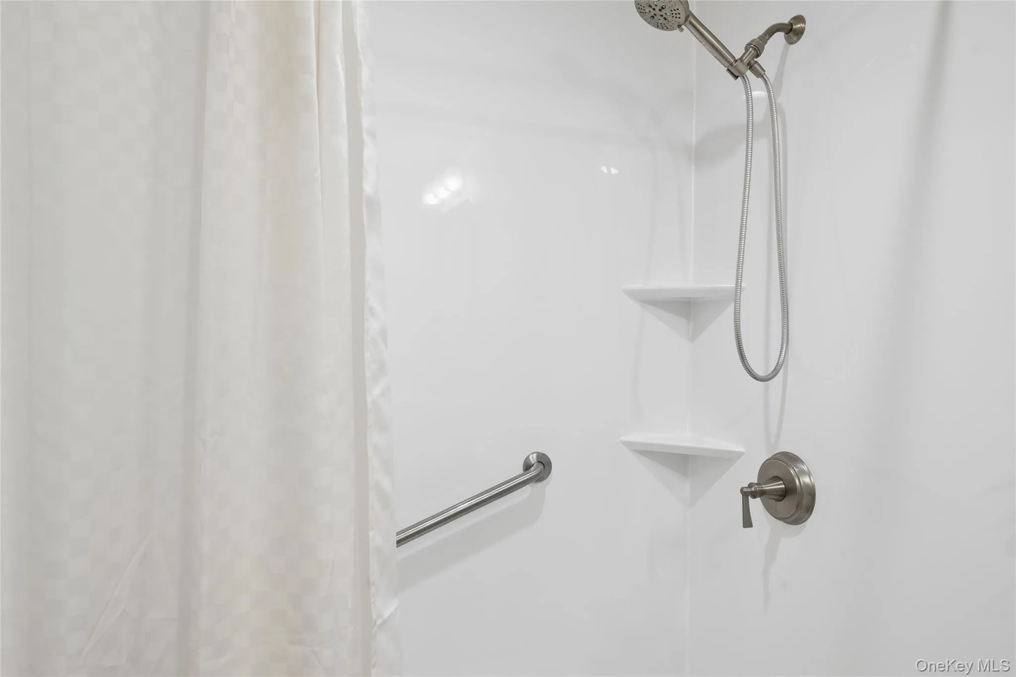 80 Alfred Avenue, Riverhead, NY, 5 Bedrooms Bedrooms, 10 Rooms Rooms,4 BathroomsBathrooms,Residential,For Rent,Alfred,0,1036603 80 Alfred Avenue, Riverhead, NY, 5 Bedrooms Bedrooms, 10 Rooms Rooms,4 BathroomsBathrooms,Residential,For Rent,Alfred,0,1036603