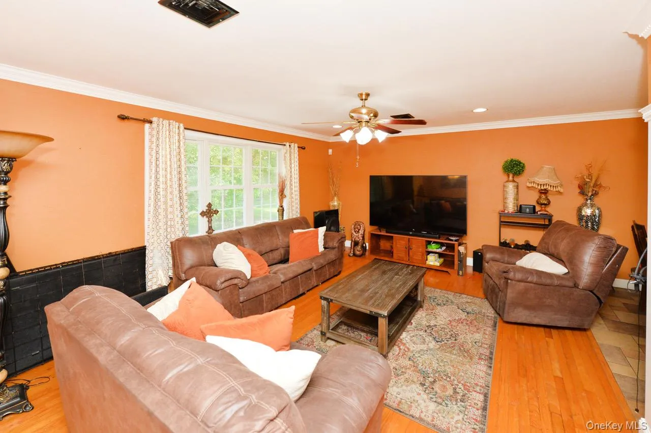 19 Dowd Street, Haverstraw, NY, 5 Bedrooms Bedrooms, 9 Rooms Rooms,3 BathroomsBathrooms,Residential,For Rent,Dowd,0,1036608 19 Dowd Street, Haverstraw, NY, 5 Bedrooms Bedrooms, 9 Rooms Rooms,3 BathroomsBathrooms,Residential,For Rent,Dowd,0,1036608