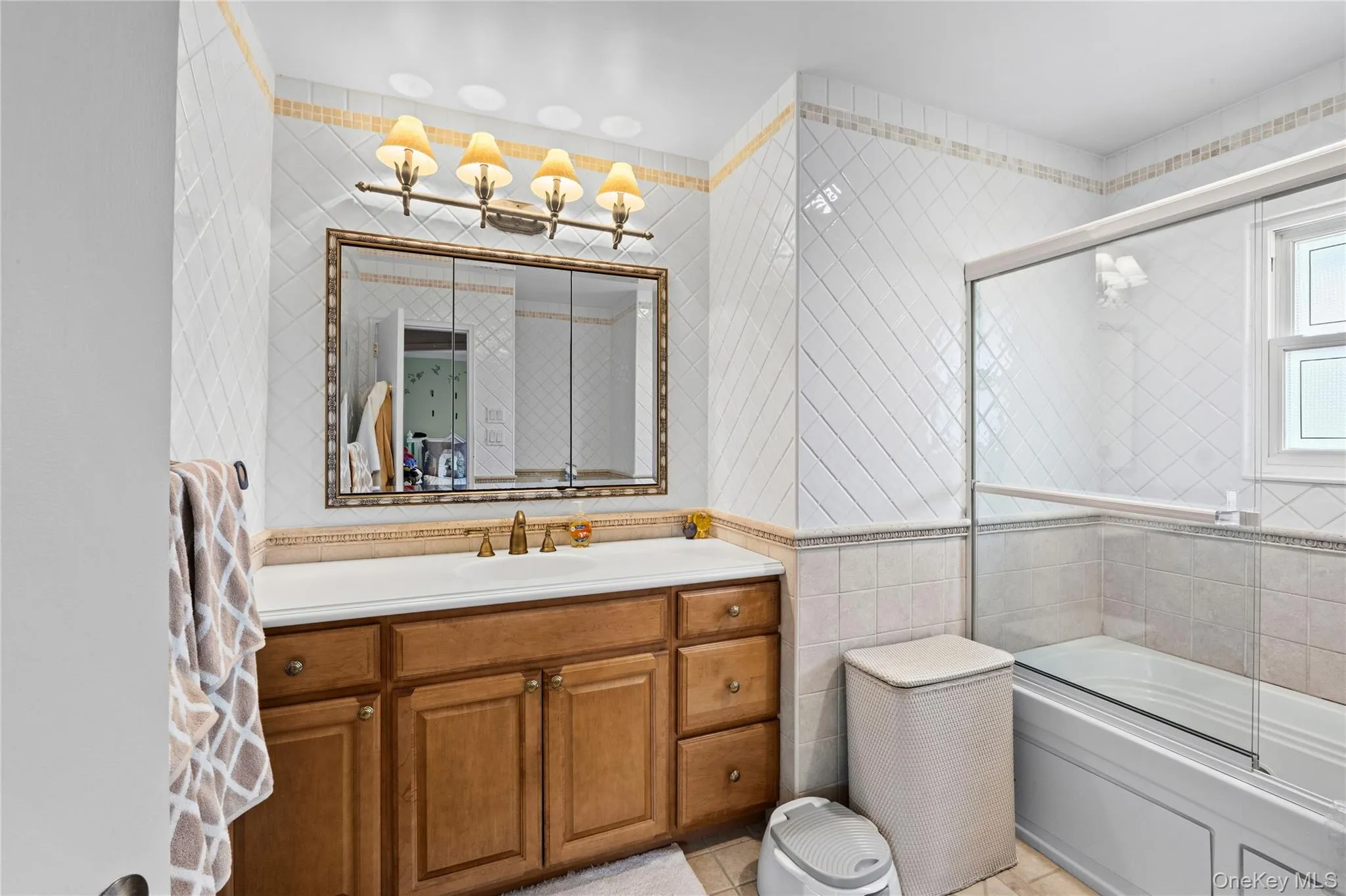 2nd Floor Full Bath 2nd Floor Full Bath