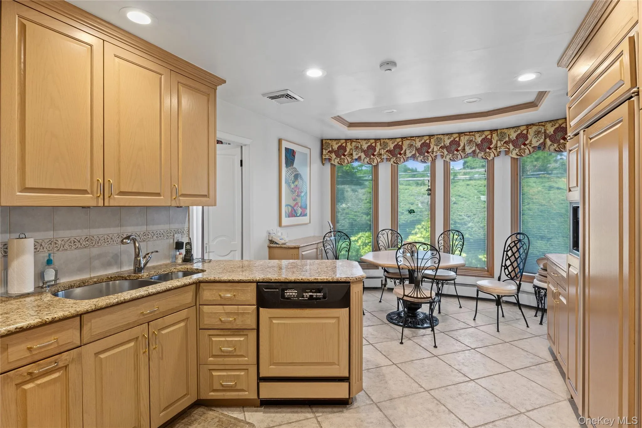 Lots of Countertops! Lots of Countertops!
