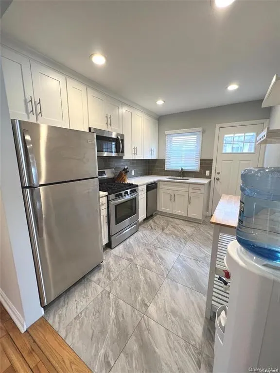 249 Broadway, Long Beach, NY, 3 Bedroom Bedrooms, 5 Room Rooms,1 BathroomBathrooms,Residential Lease,For Rent,Broadway,0,1036612 249 Broadway, Long Beach, NY, 3 Bedroom Bedrooms, 5 Room Rooms,1 BathroomBathrooms,Residential Lease,For Rent,Broadway,0,1036612