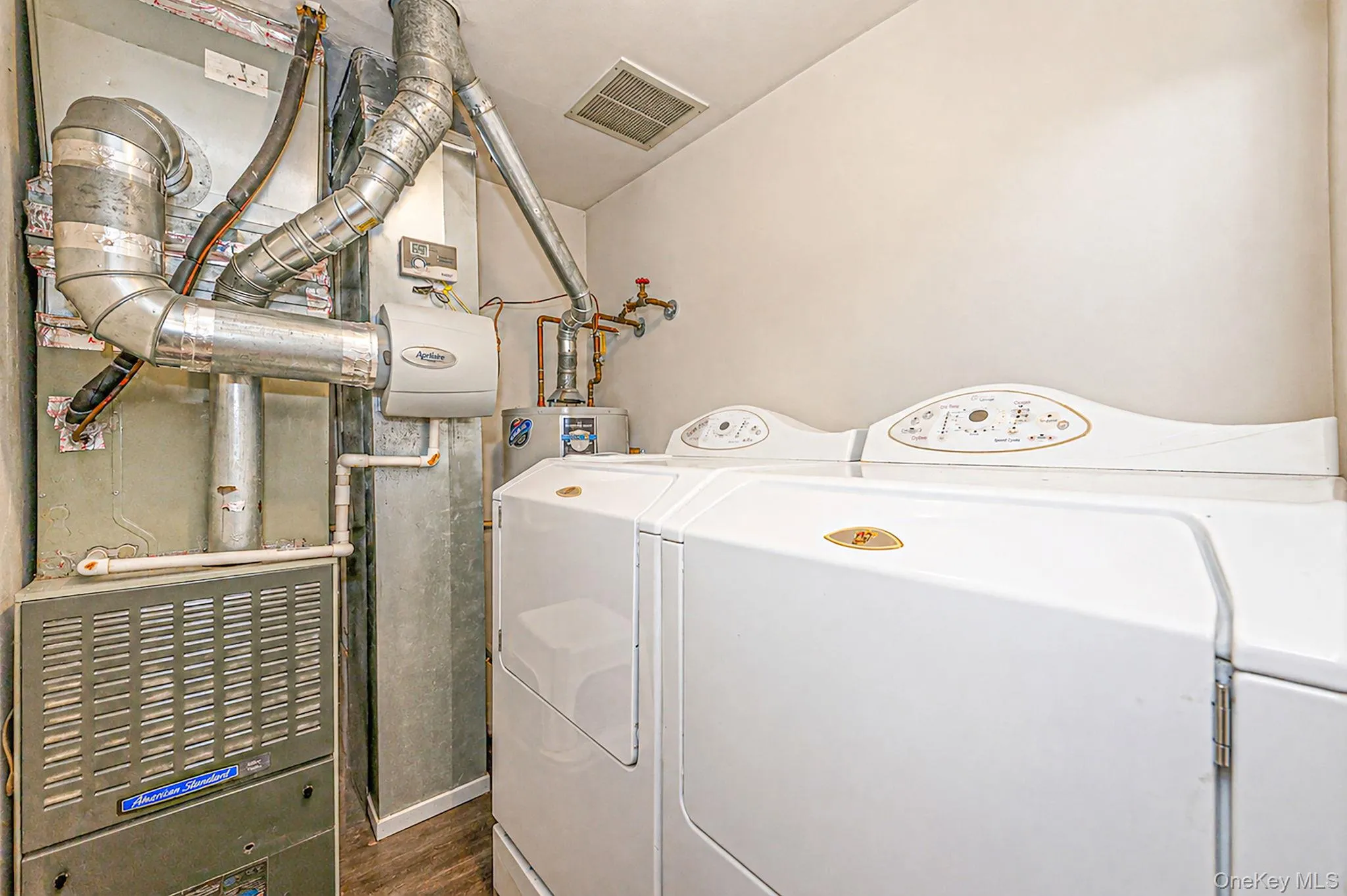 19 Sayville Court, Brookhaven, NY, 2 Bedrooms Bedrooms, 7 Rooms Rooms,2 BathroomsBathrooms,Residential,For Rent,Sayville,0,1036622 19 Sayville Court, Brookhaven, NY, 2 Bedrooms Bedrooms, 7 Rooms Rooms,2 BathroomsBathrooms,Residential,For Rent,Sayville,0,1036622
