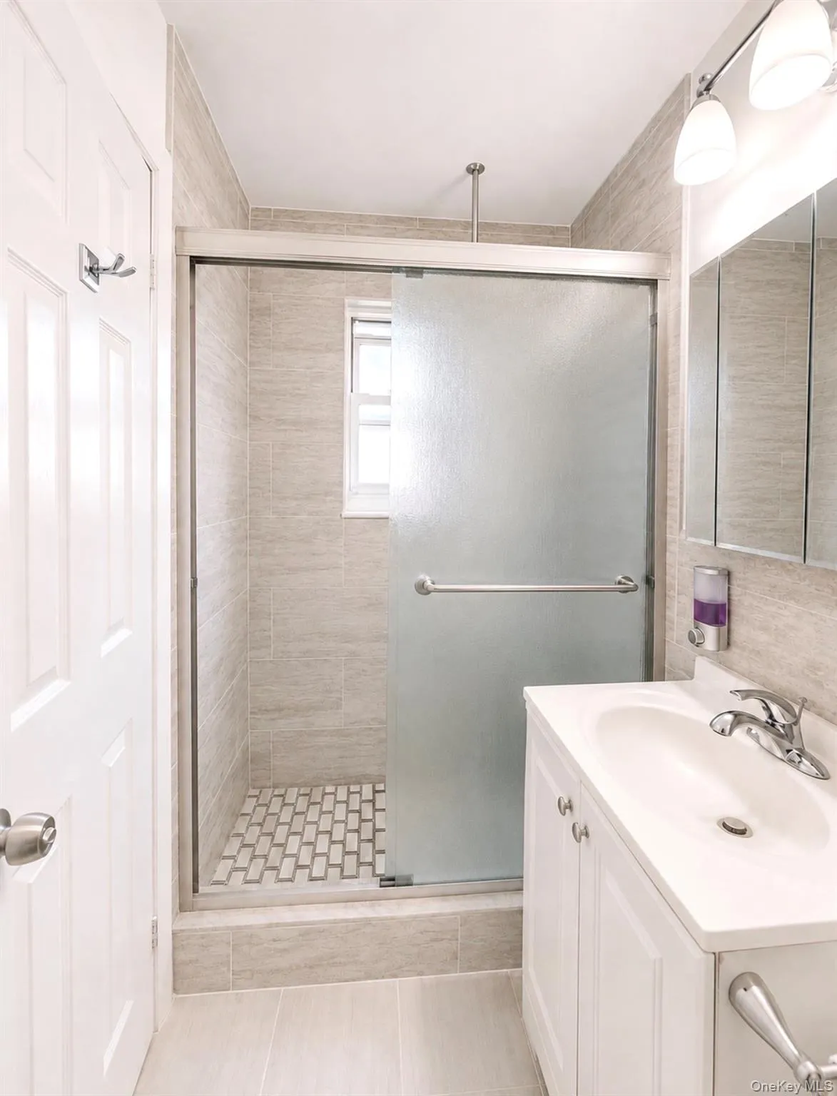 15054 Melbourne Avenue, New York, NY, 1 Bedroom Bedrooms, 4 Rooms Rooms,1 BathroomBathrooms,Residential,For Rent,Melbourne,0,1036623 15054 Melbourne Avenue, New York, NY, 1 Bedroom Bedrooms, 4 Rooms Rooms,1 BathroomBathrooms,Residential,For Rent,Melbourne,0,1036623