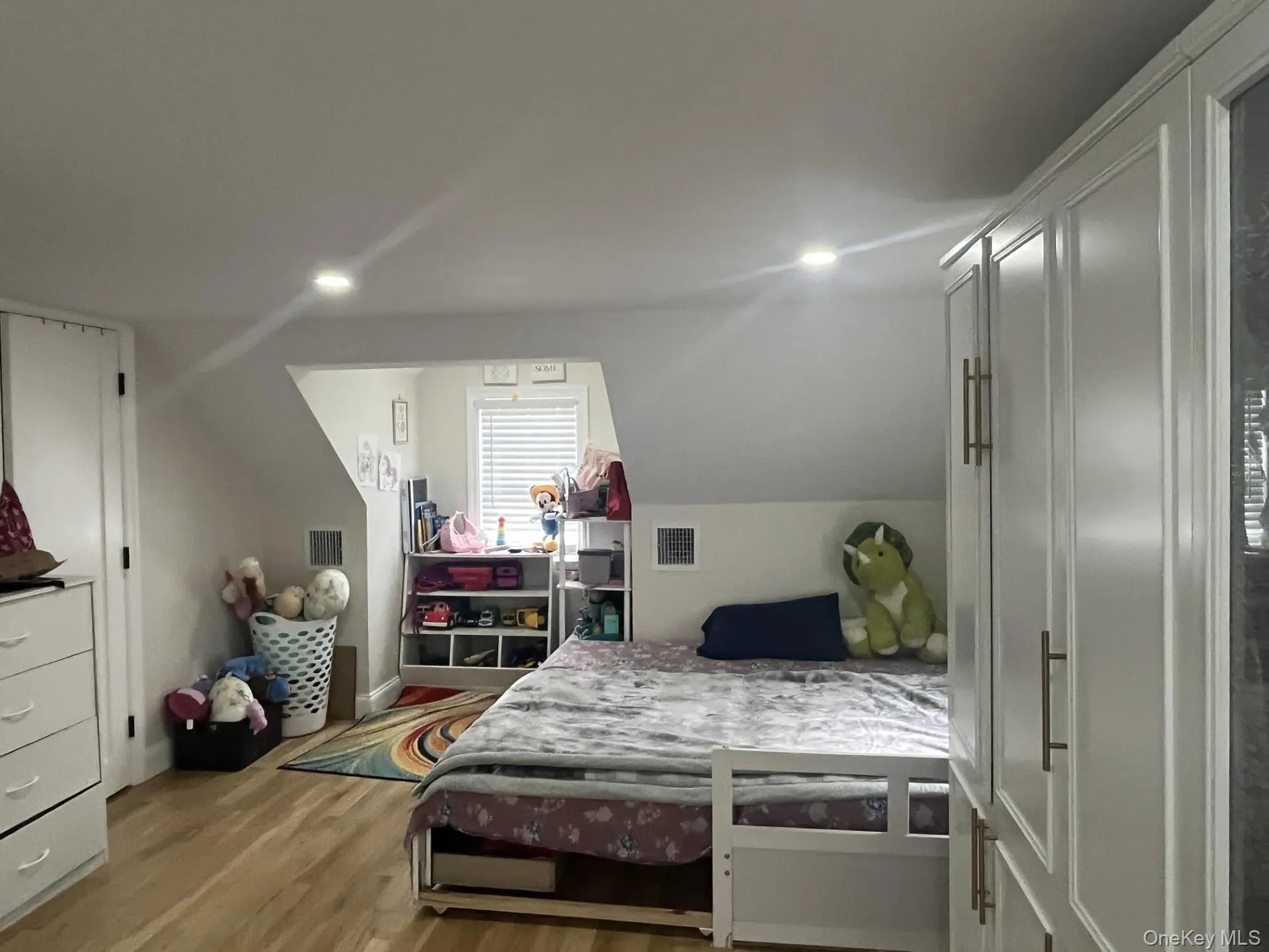 83 Woodbine Drive, Oyster Bay, NY, 4 Bedrooms Bedrooms, 8 Rooms Rooms,3 BathroomsBathrooms,Residential Lease,For Rent,Woodbine,0,1036625 83 Woodbine Drive, Oyster Bay, NY, 4 Bedrooms Bedrooms, 8 Rooms Rooms,3 BathroomsBathrooms,Residential Lease,For Rent,Woodbine,0,1036625